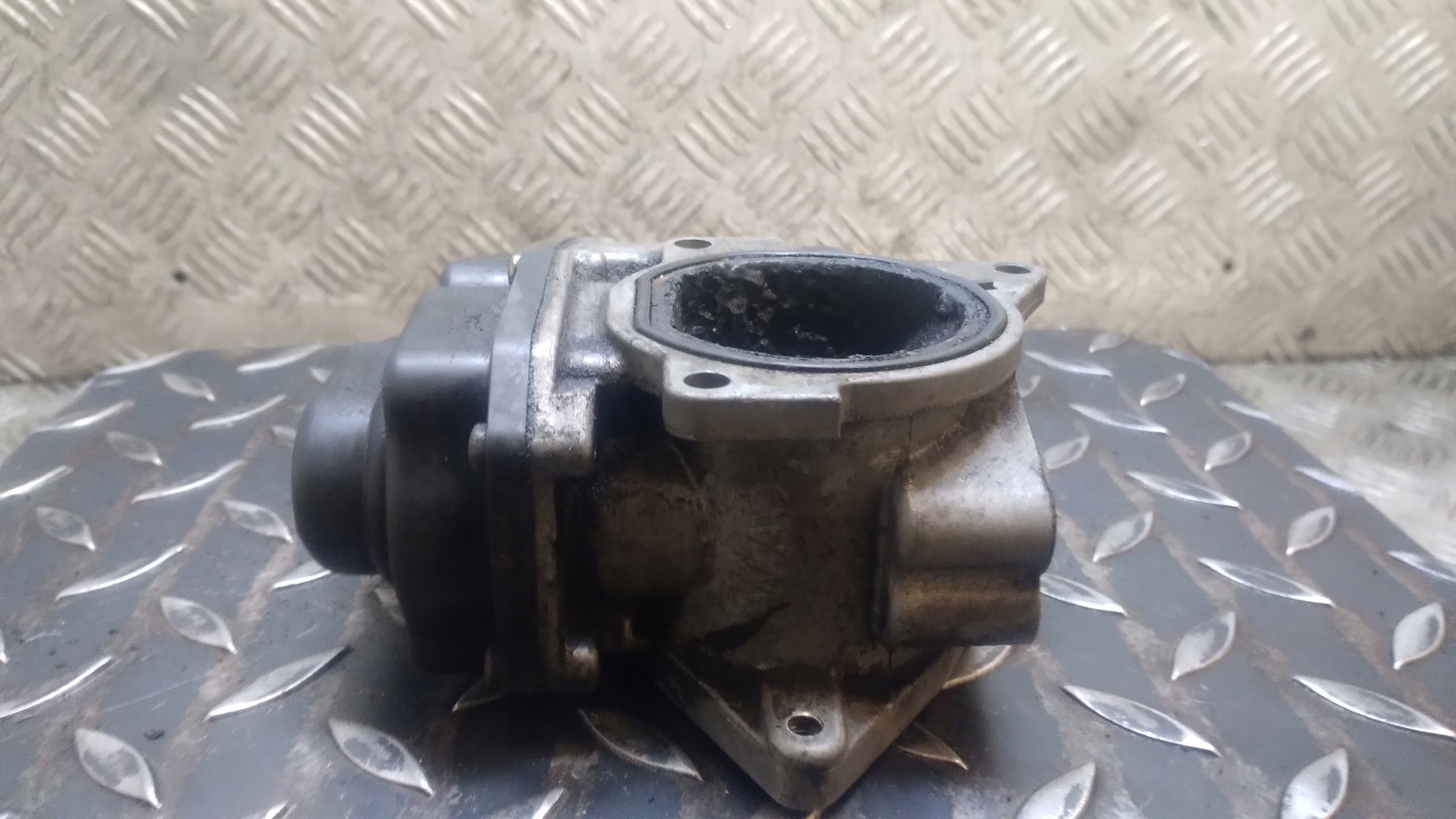 AGR-Ventil VOLKSWAGEN PASSAT B6 2.0TDI 03L131501K