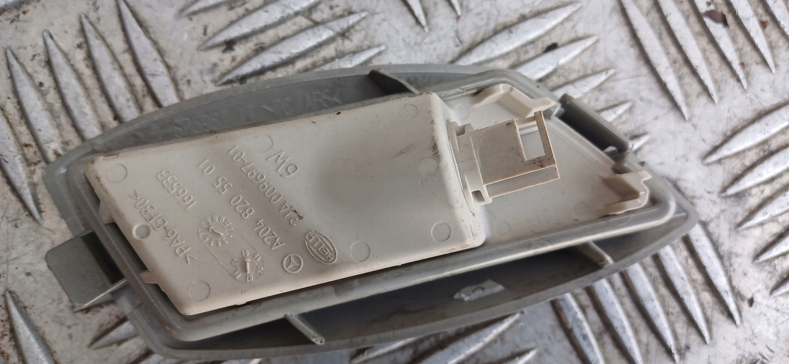 MERCEDES W204 Licht OSWIETLENIE des Kabine A2048205601 links oder rechts
