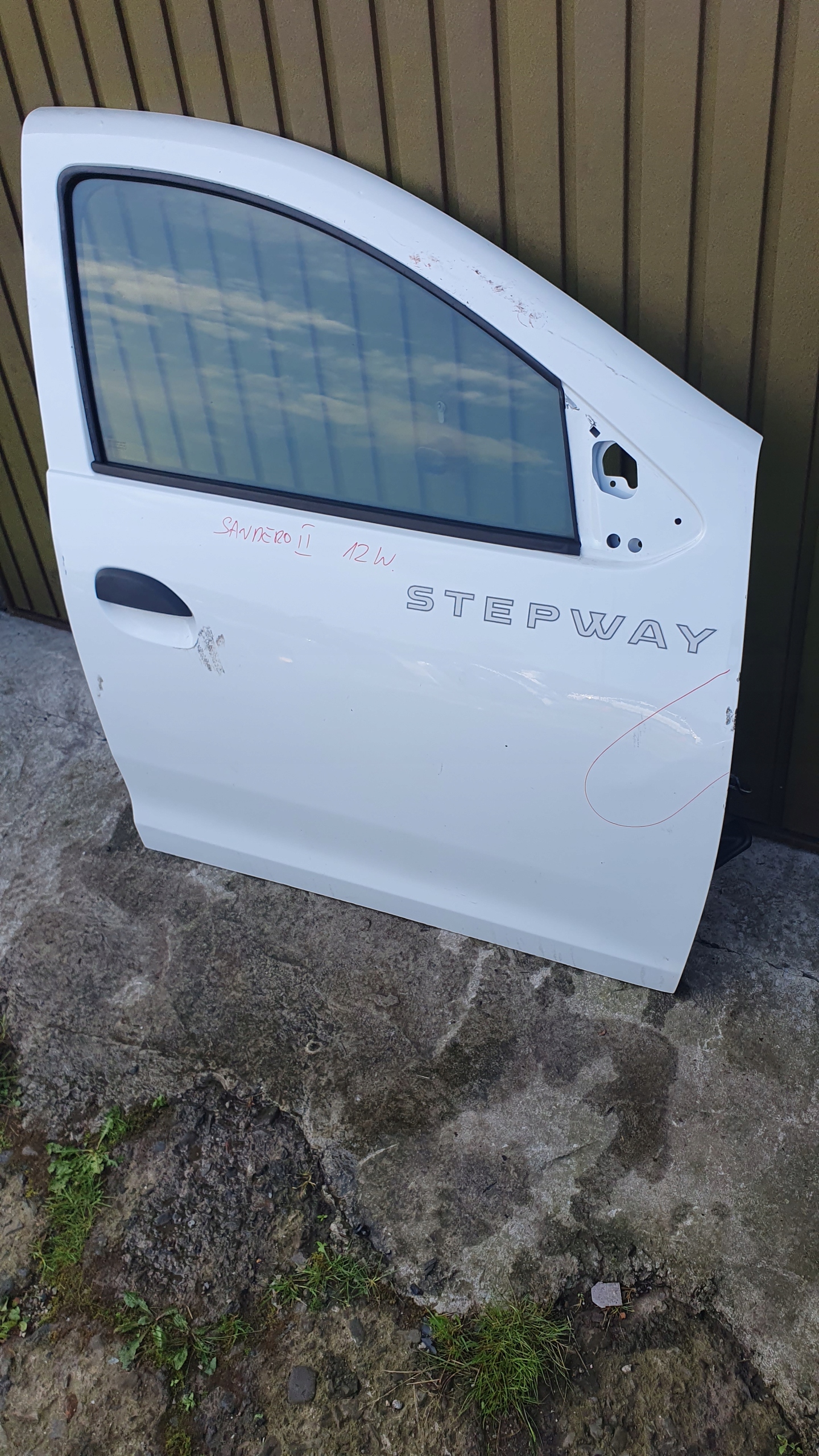 Dacia Sandero Stepway 2 II 12- door right front front $