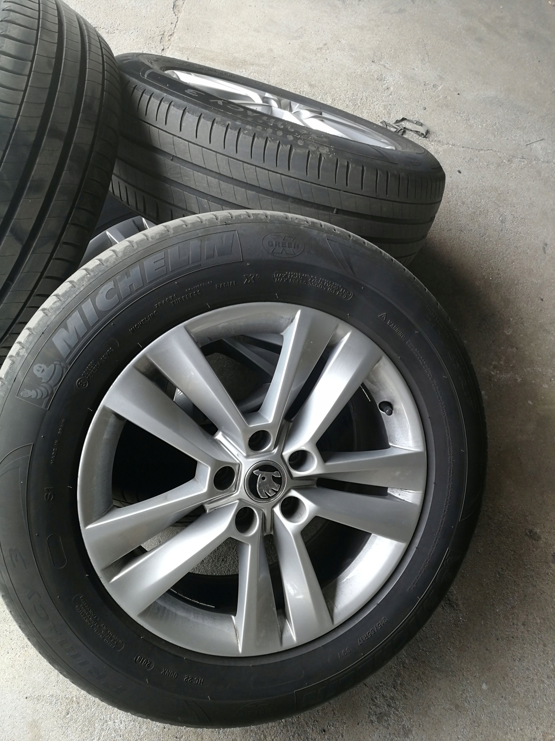 FELGI KOŁA SKODA KODIAQ 17" JAK NOWE Wzór pięcioramienne