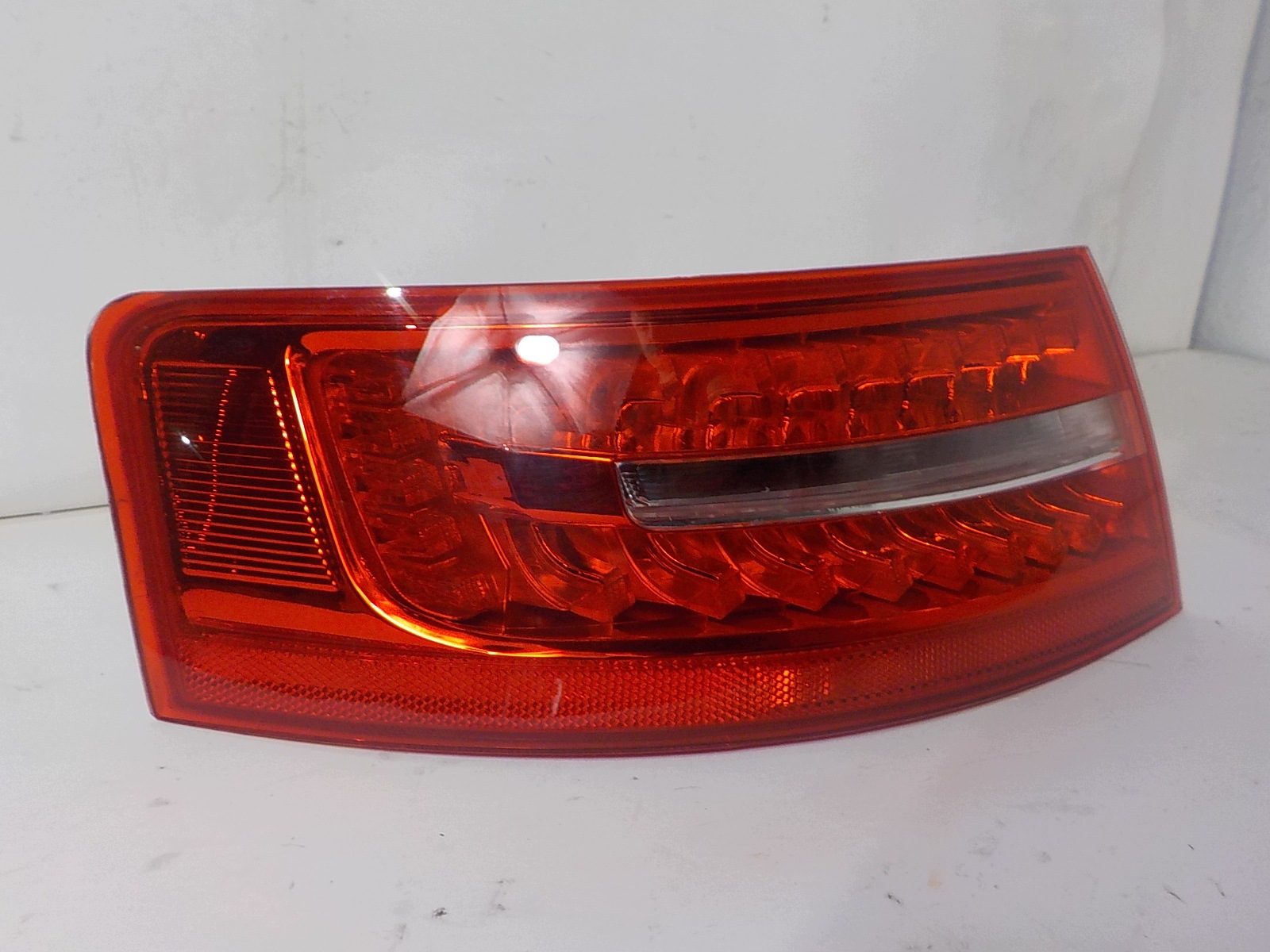 AUDI A6 C6 sedan LIFT light left rear left rear part