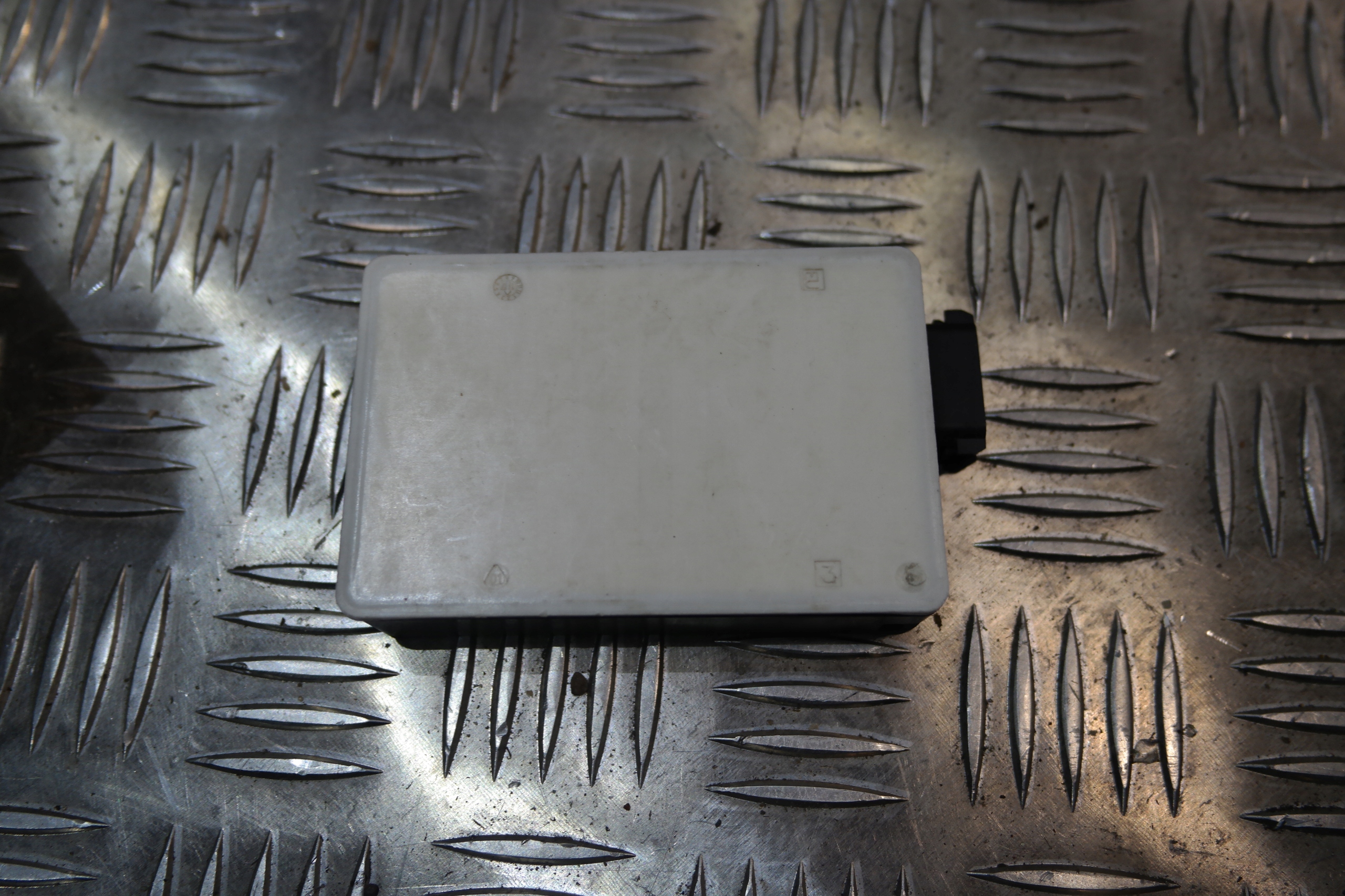 Mercedes E 212 S 222 S радар-датчик A0009055510