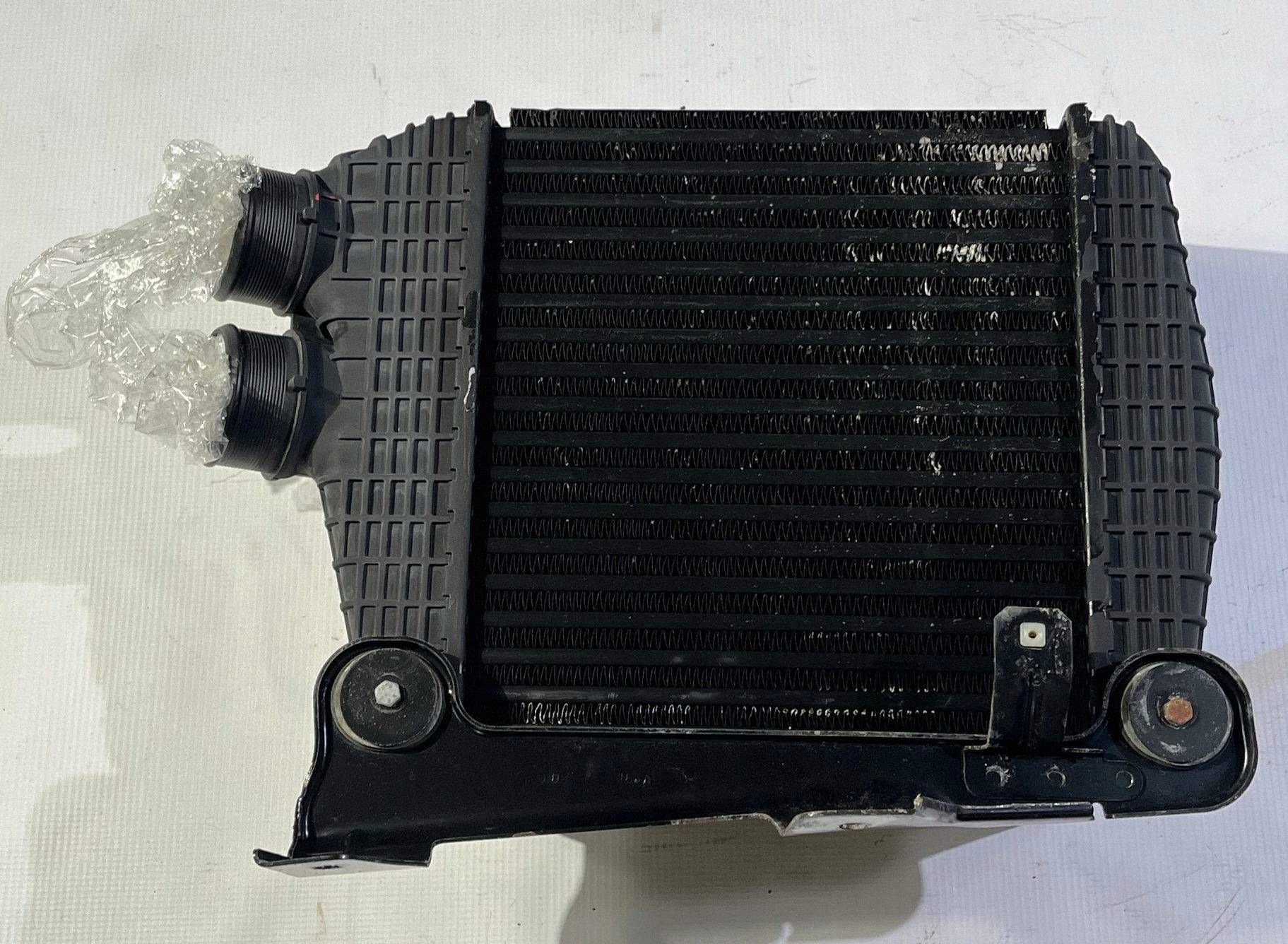 intercooler radiator air holder left Maserati Levante 3.0 v6