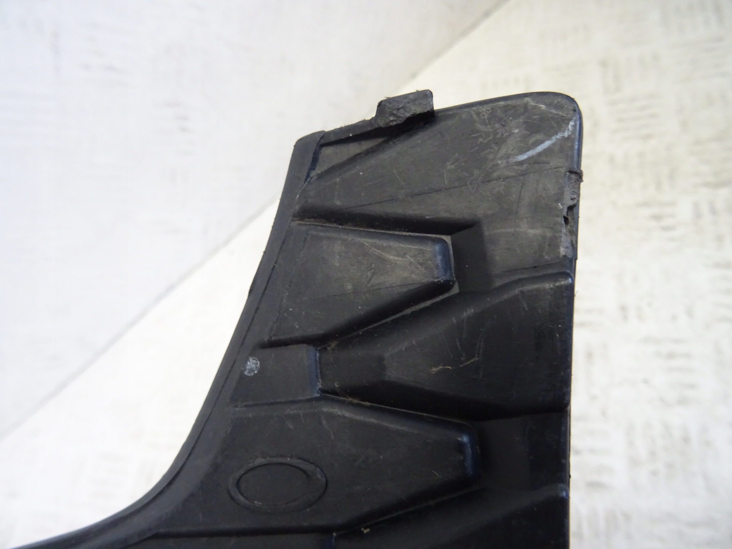 grid of a bumper front front left SEAT LEON III FR 5F0853666B