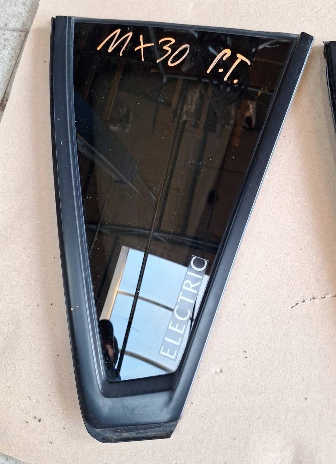 window side rear rear part side right Mazda MX-30