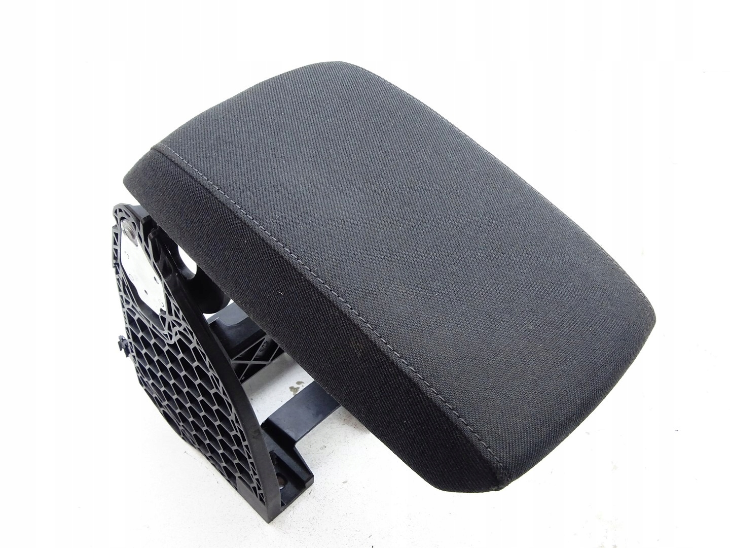 armrest TUNELU central MATERIALOWY SKODA SUPERB II 08- 3T0864207D