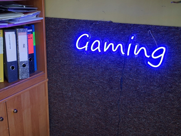 NGAMING530 NAPIS Gaming PC4 NEON LED 530X165MM Zastosowanie dekoracja ściany