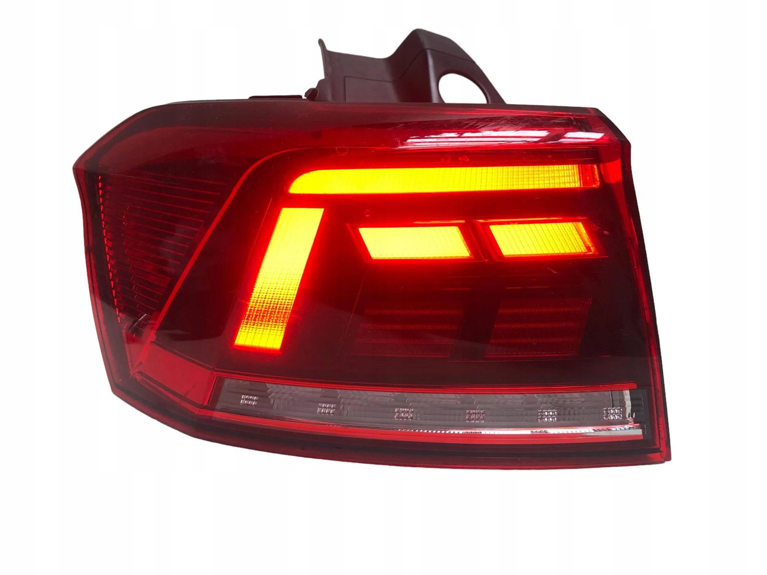 Lampa tył lewy Volkswagen PASSAT B8