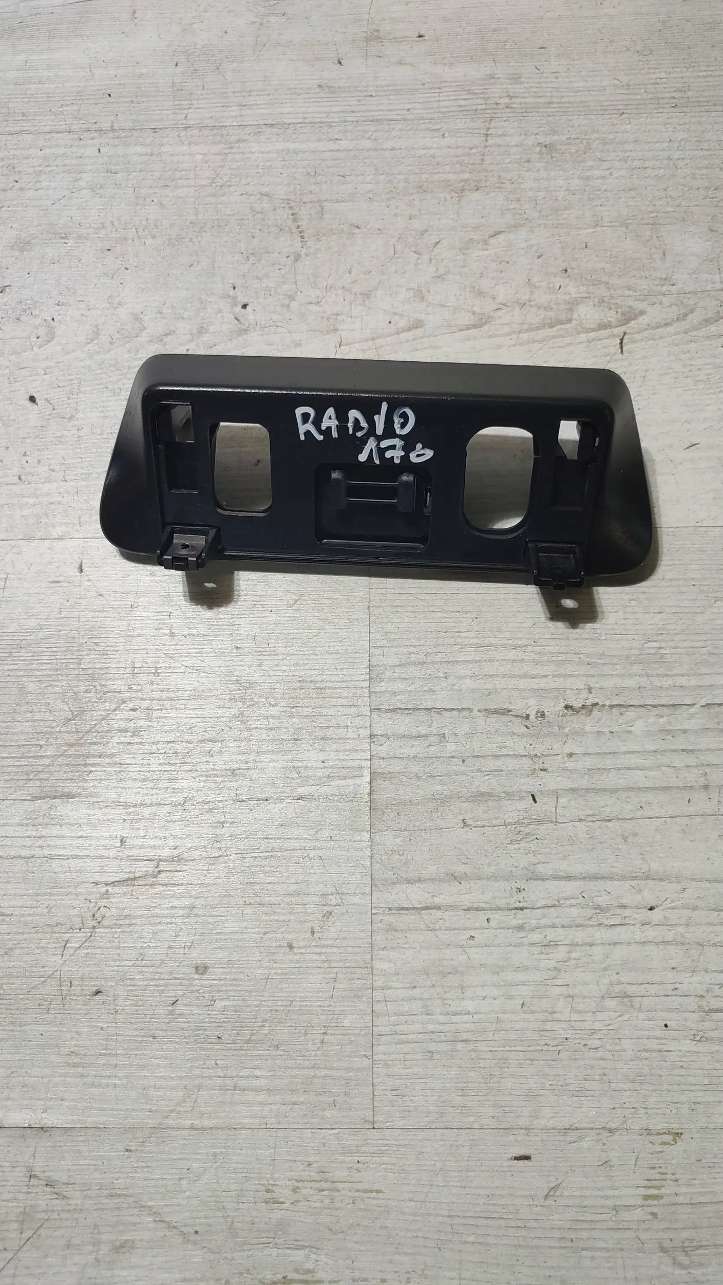 Mercedes-Benz A-classa W176 17r. 1.5cdi bracket holder ekranu