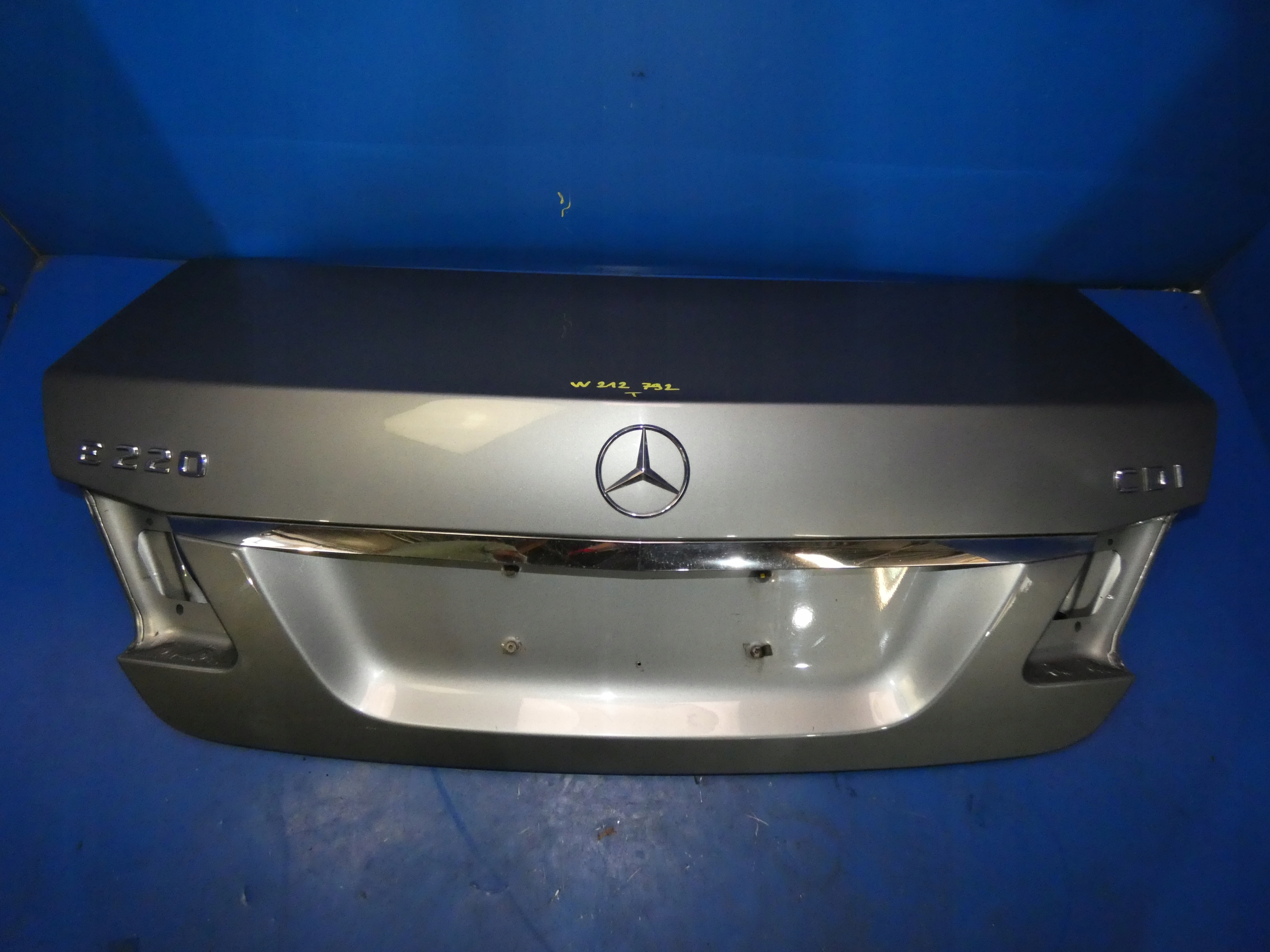MERCEDES W212 sedan trunk door boot