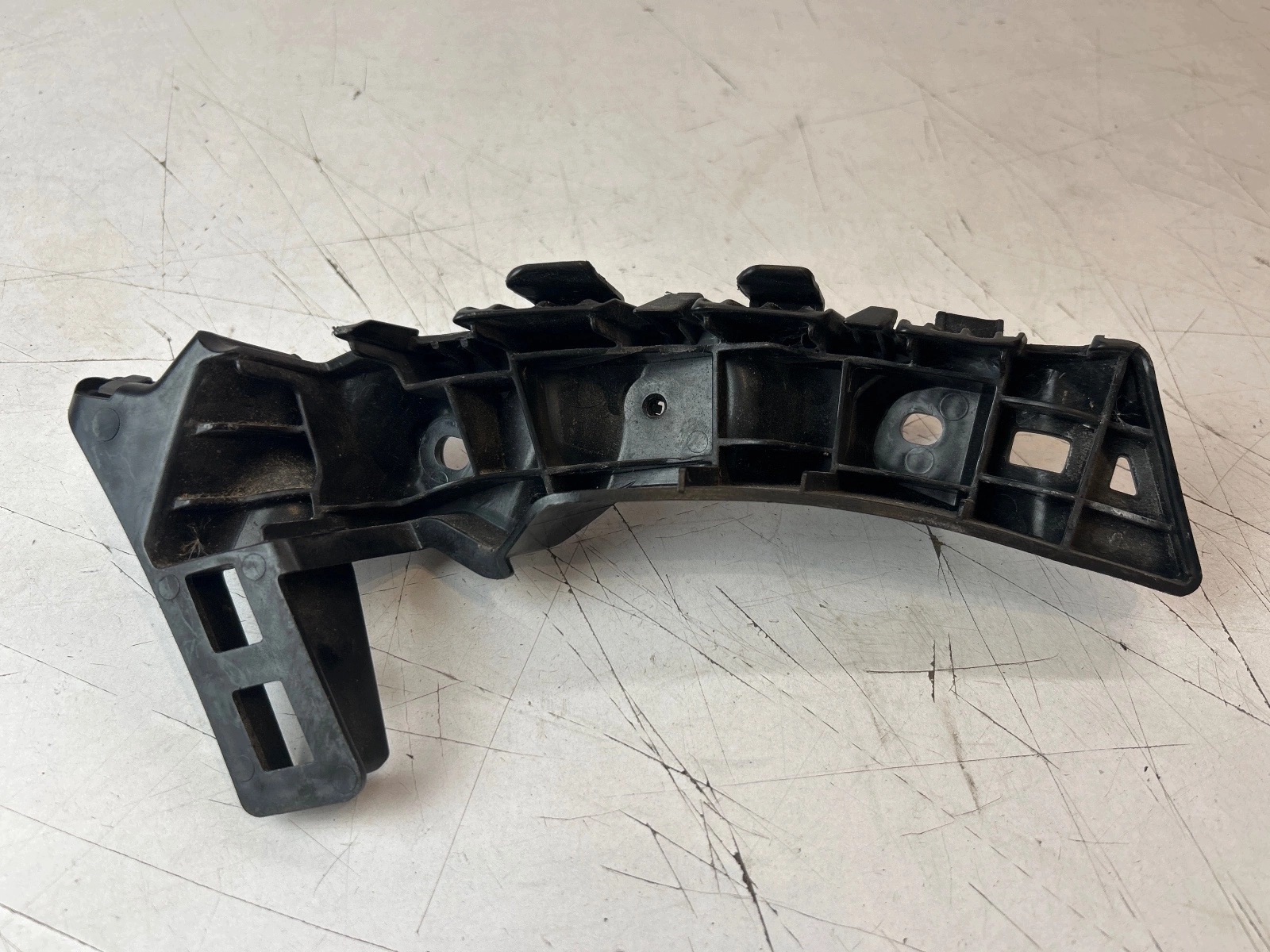 bumper bracket front right Ssangyong korando III
