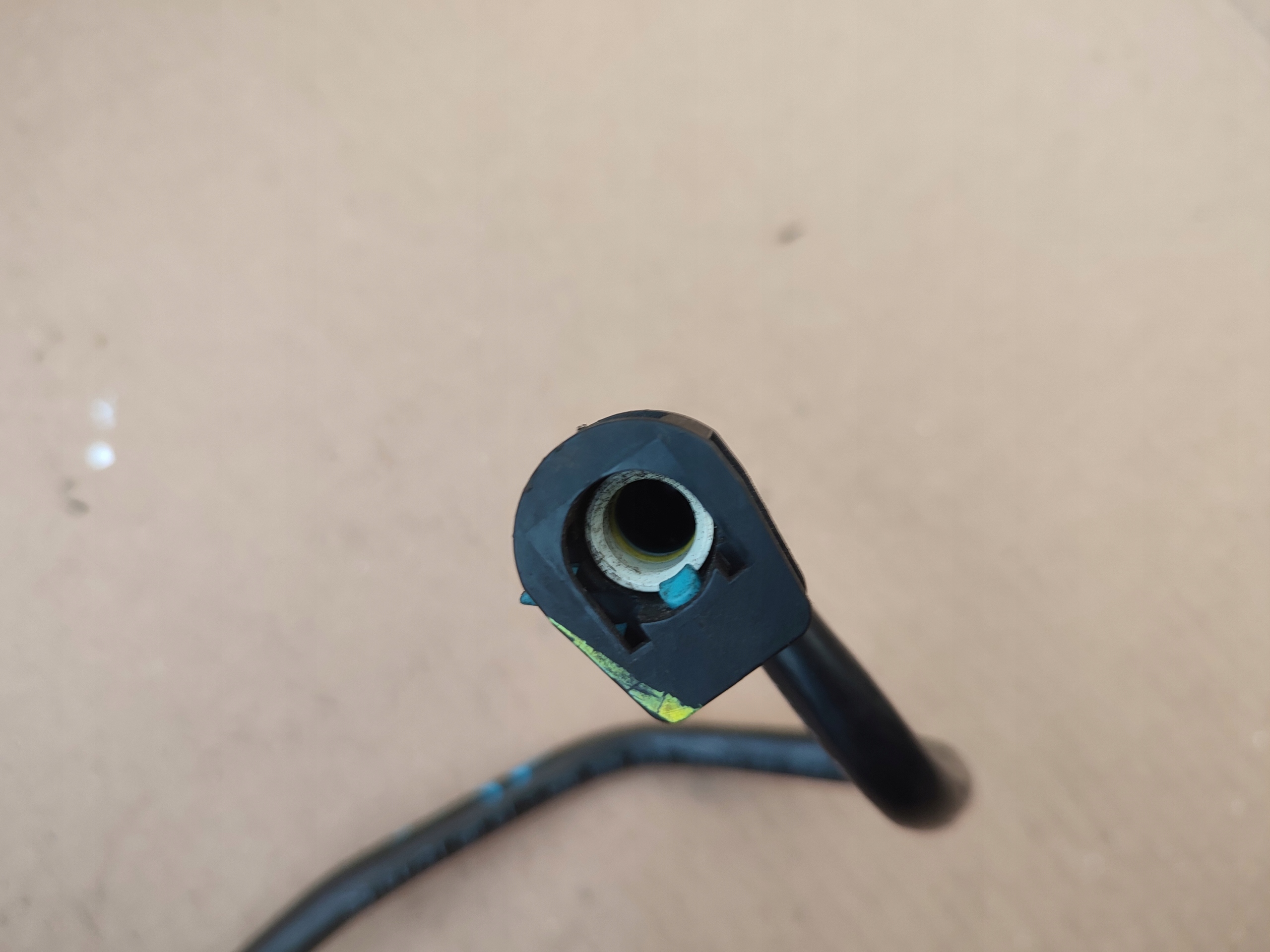 fuel line Opel Meriva B Astra J 13337130
