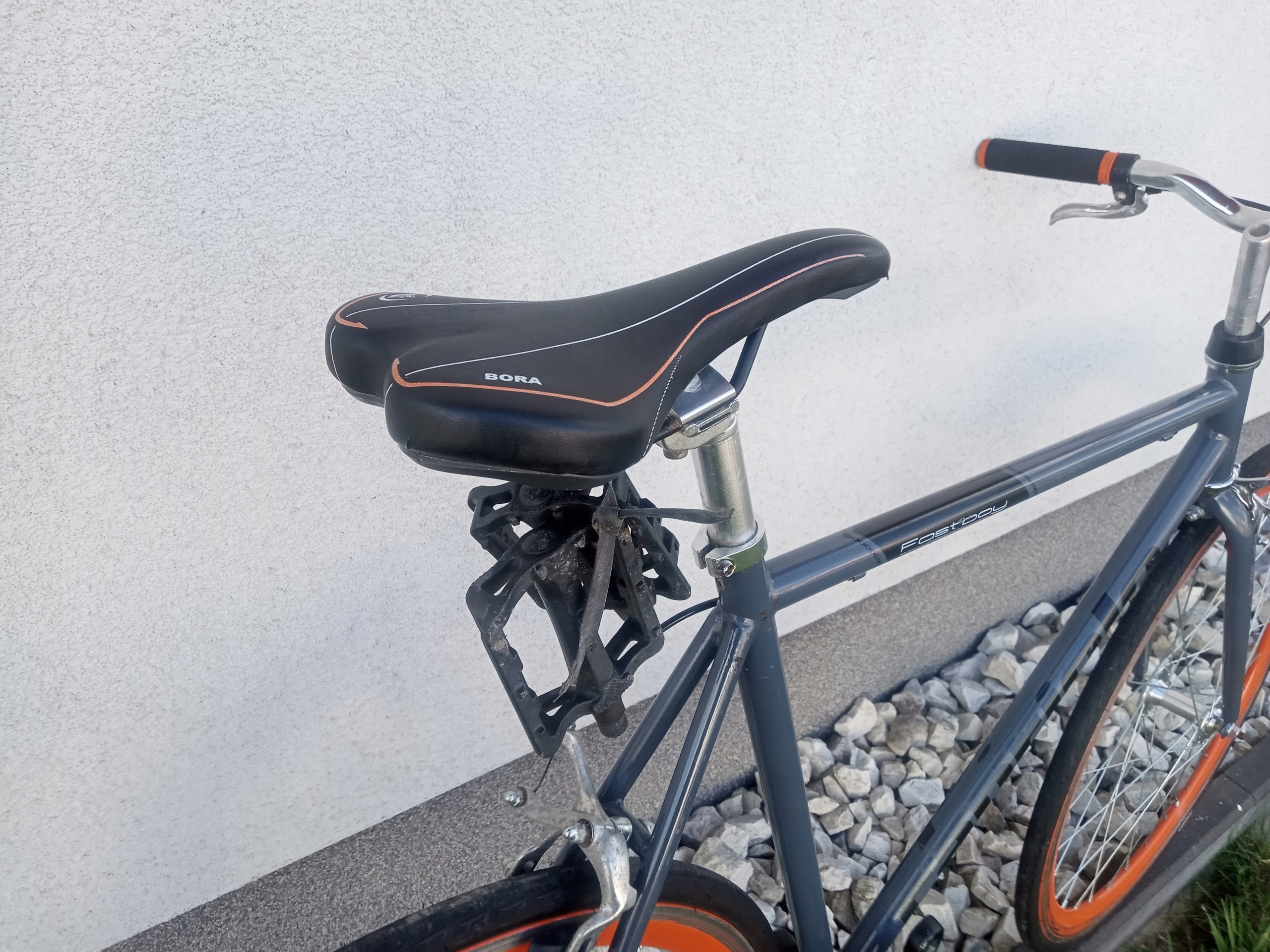 ROWER CAPRIOLO OSTRE KOŁO WOLNOBIEG 28 KOŁA Pedały platformowe