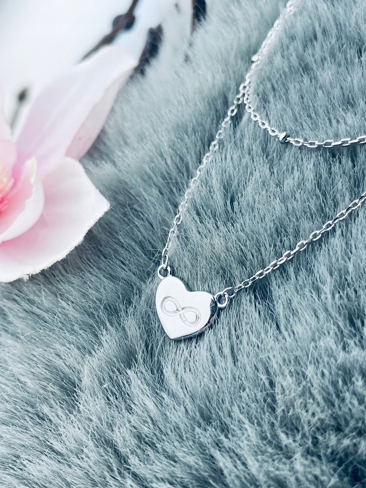 Stříbrný náhrdelník srdce srdíčko nekonečno