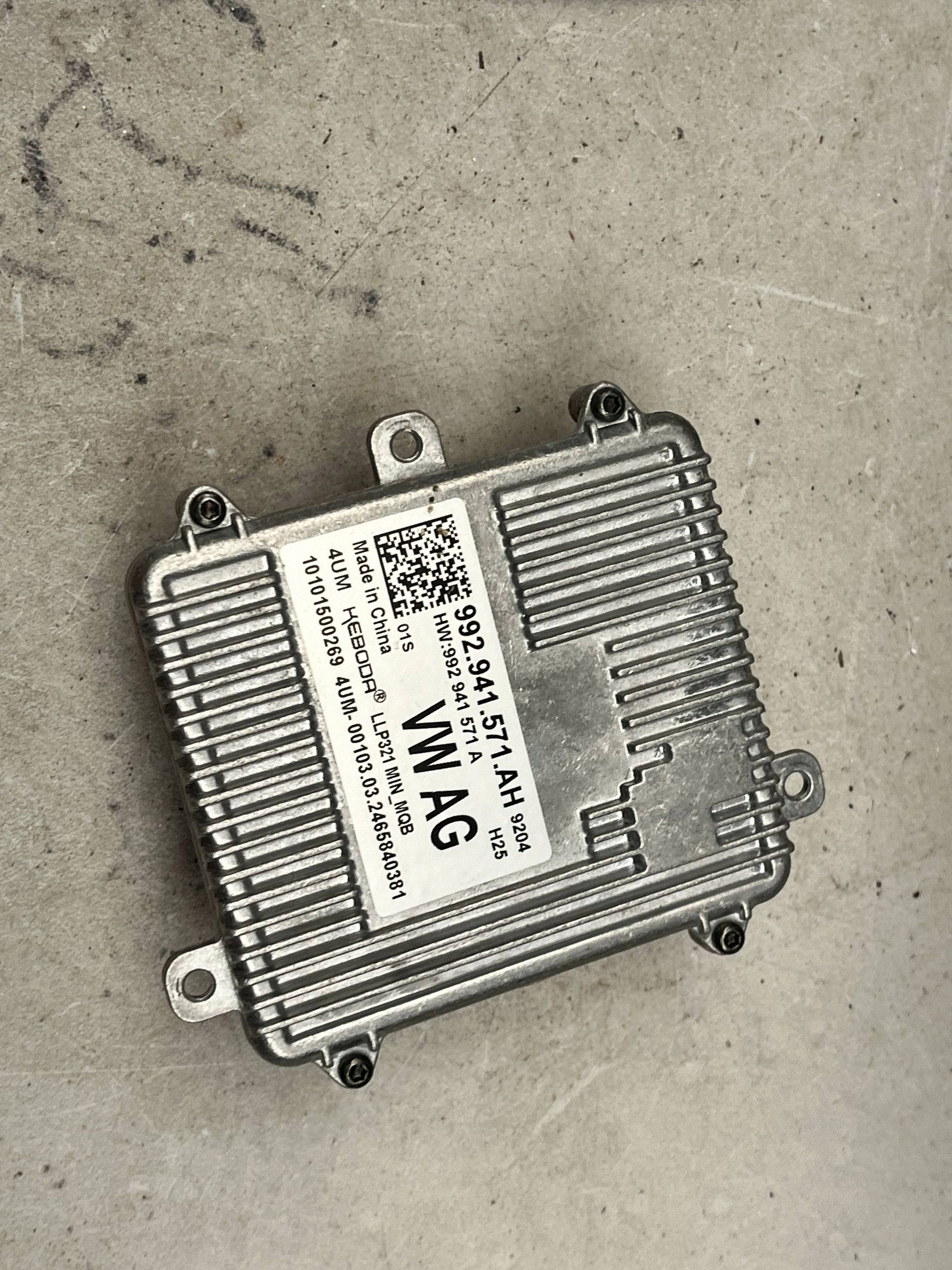 control unit LED REFLEKTORA VOLKSWAGEN GOLF VIII 992941571AH @M