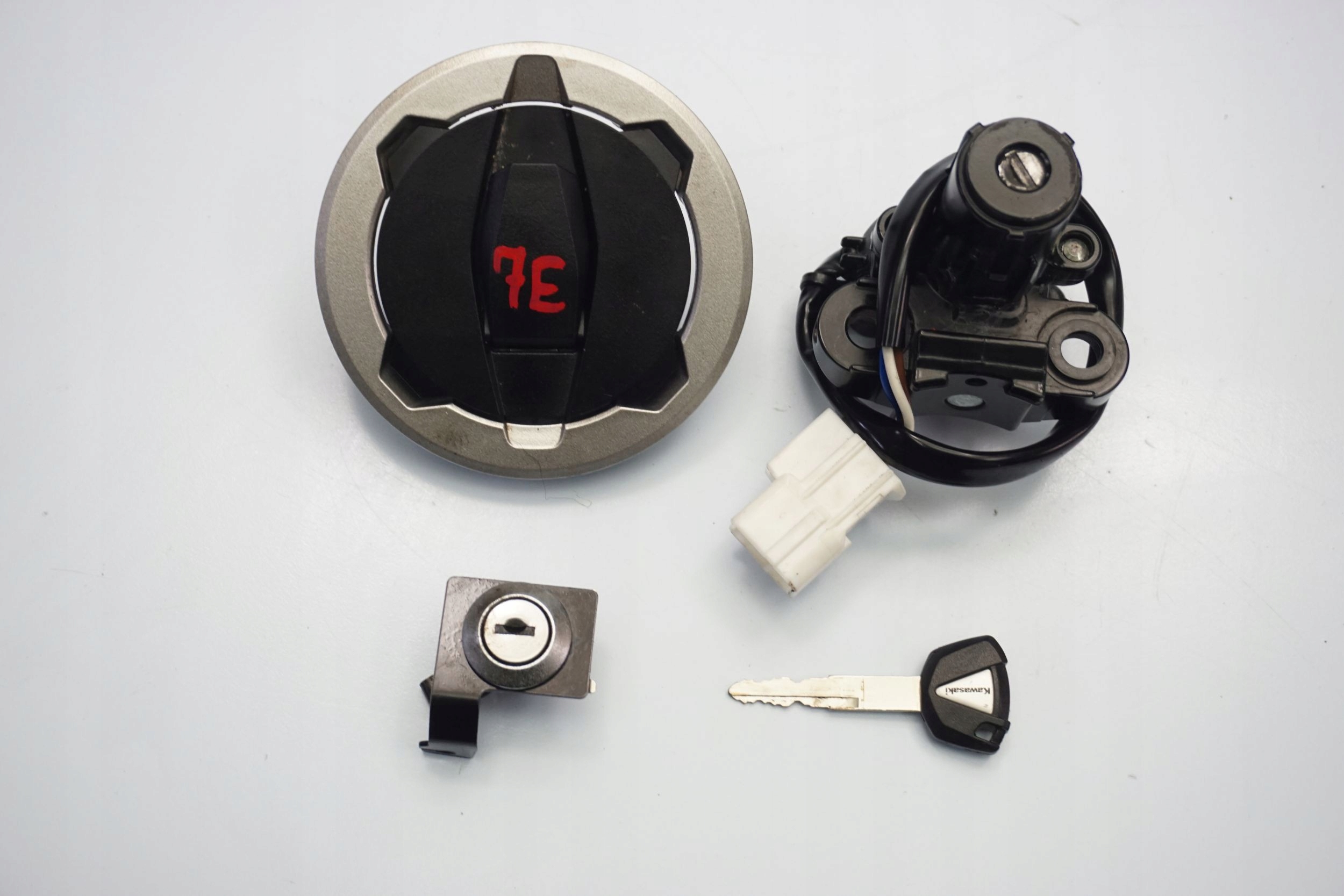 1075886107975792 - KAWASAKI NINJA 650 20-КЛЮЧ ЗАПАЛЮВАННЯ