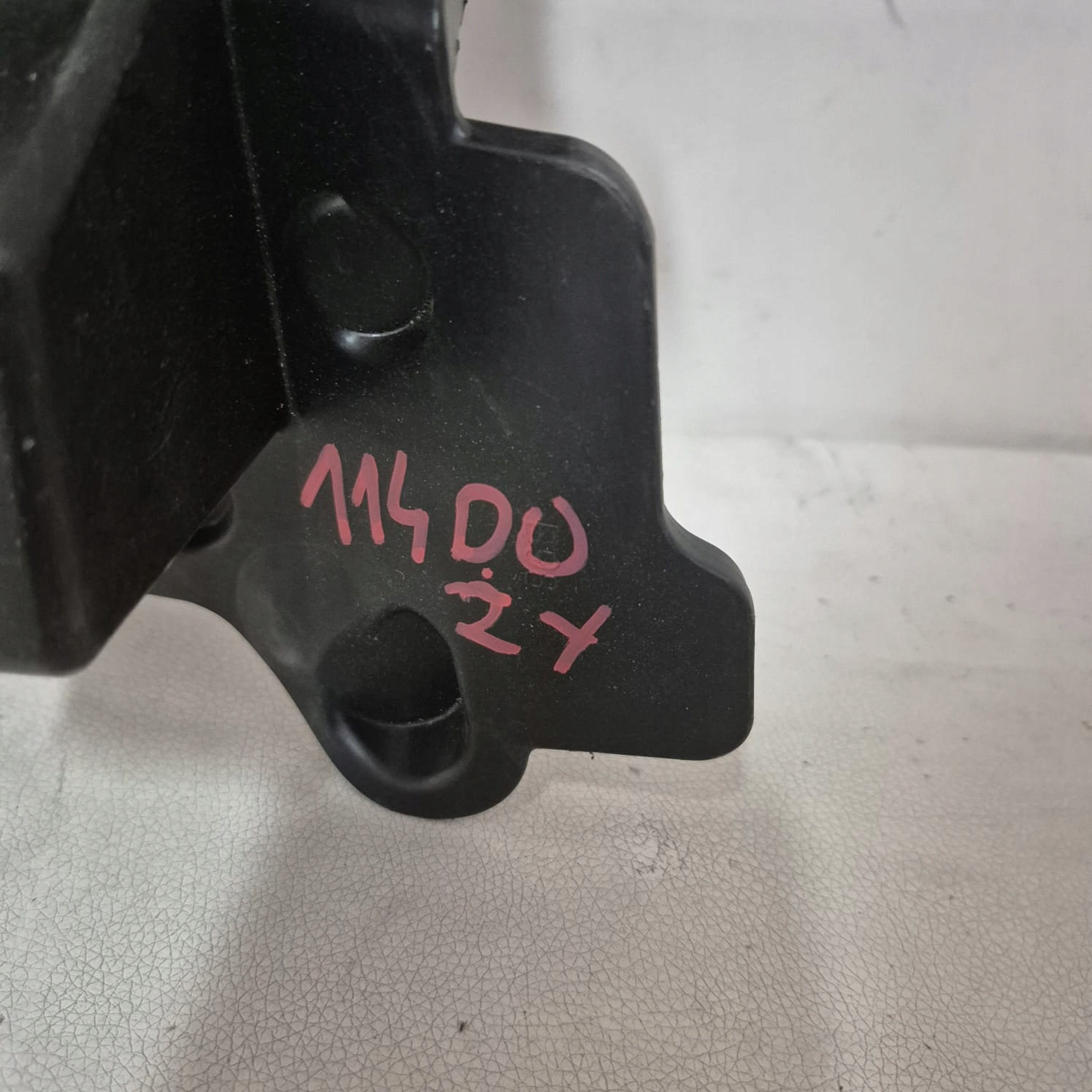 RENAULT CLIO IV HB -> bumper bracket right rear part rear 850446420R