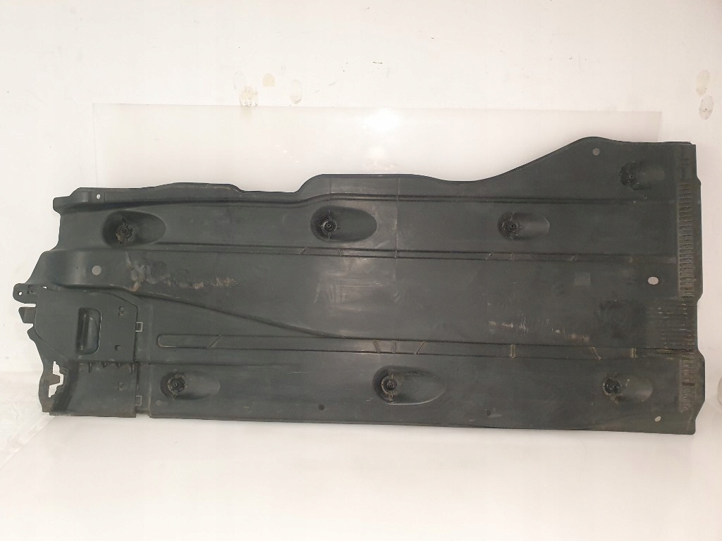 A3 8V GOLF VII LEON III PASSAT B8 OSŁONA PODWOZIA PRAWA 5Q0825272A ORYGINAŁ