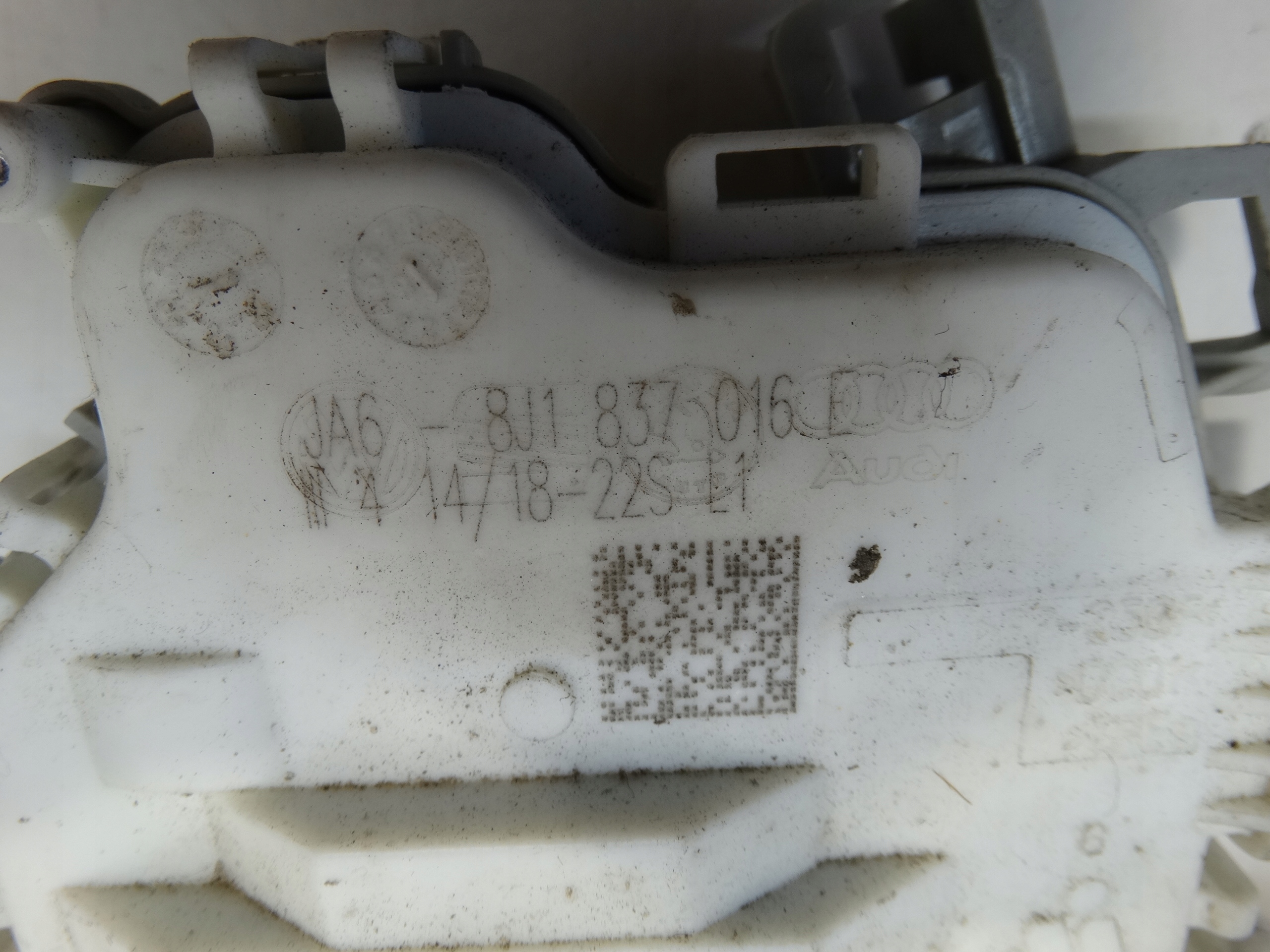 lock door right front VOLKSWAGEN AUDI 8J1837016E 6PIN