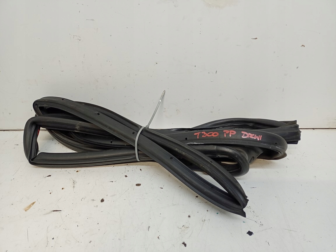 CHEVROLET AVEO T300 прокладка двери левая передняя