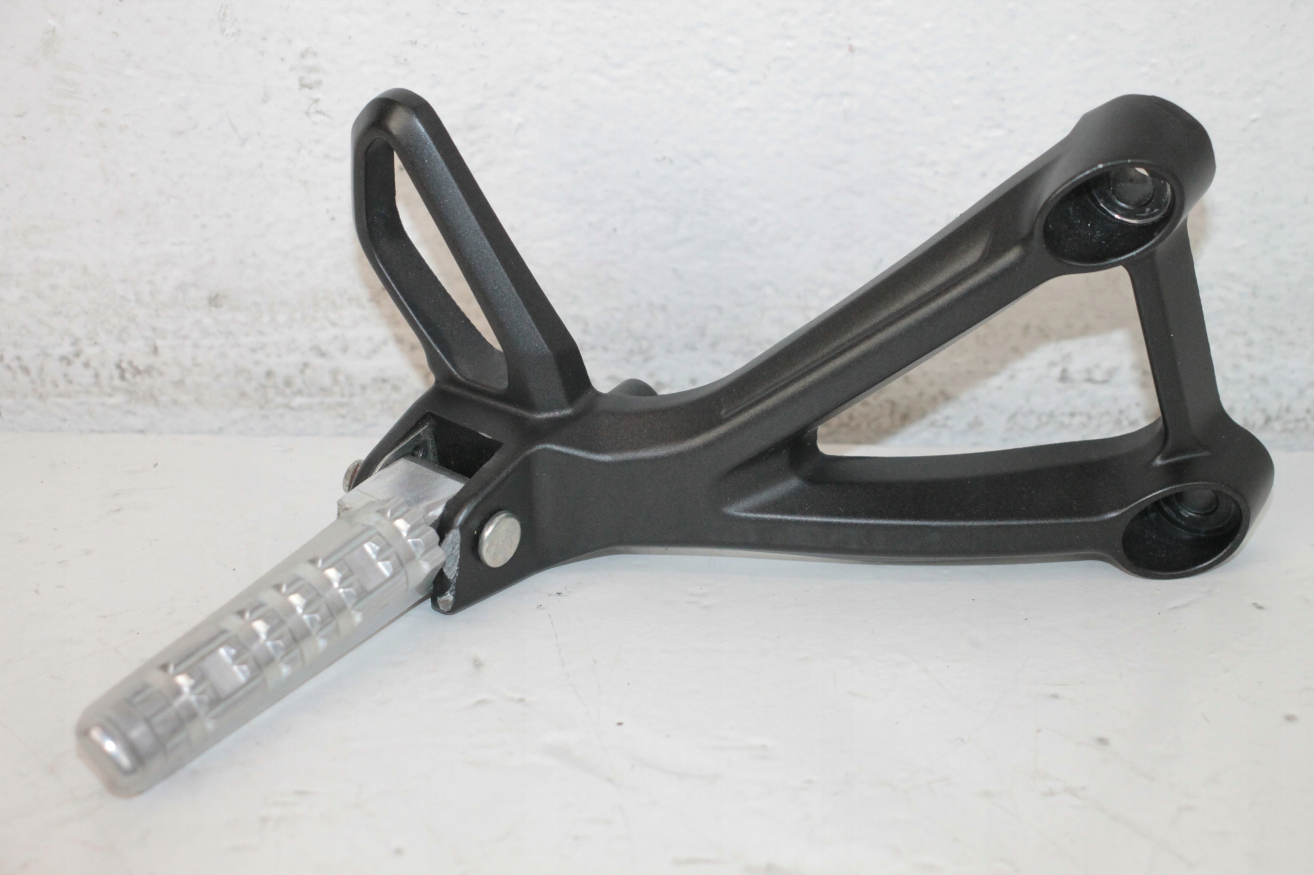 14 - YAMAHA NIKEN 900 18-22 SET ПАССАЖИРСКИЙ ЗАДНИЙ ПРАВЫЙ