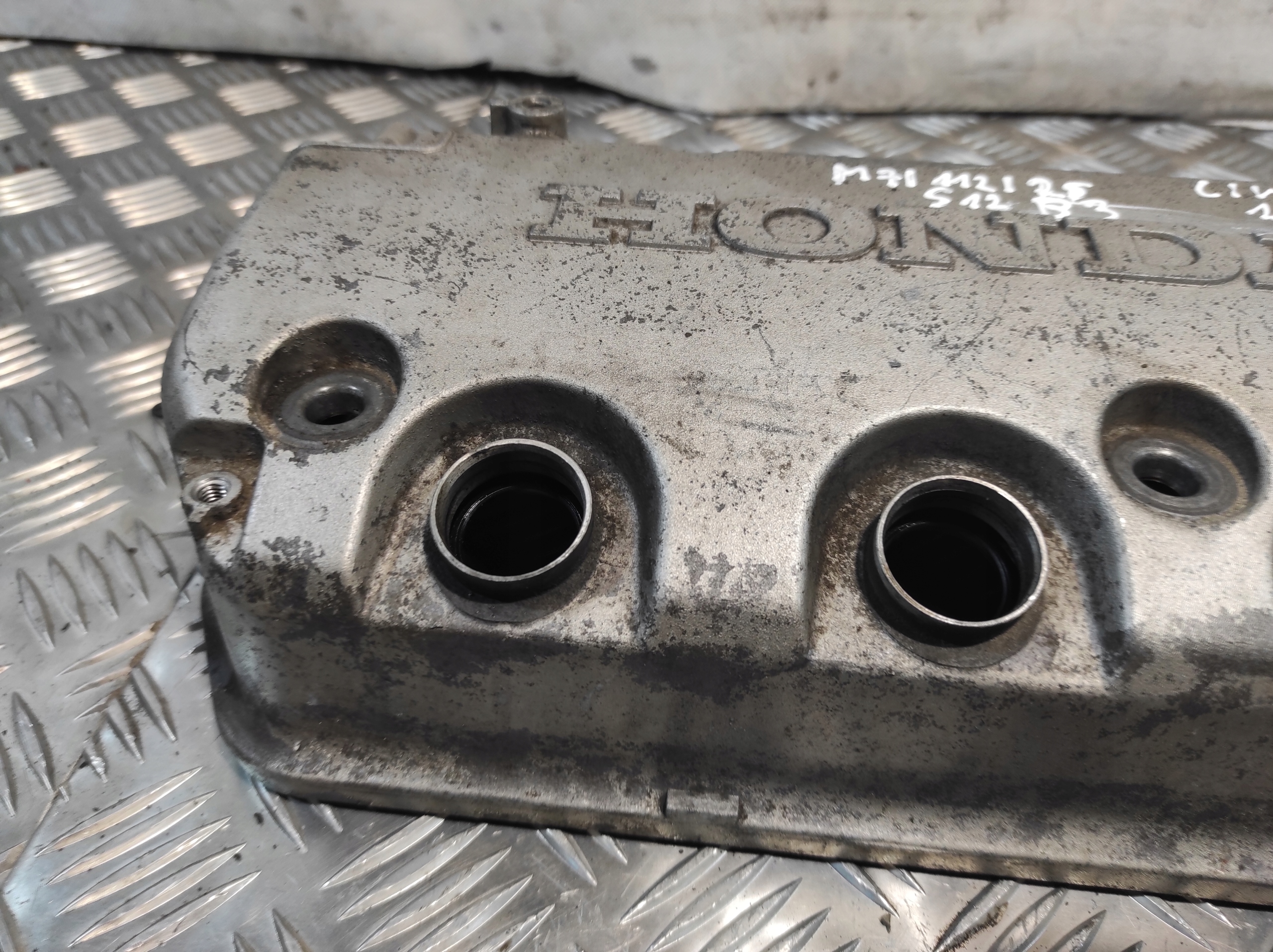 Abdeckung der Ventile HONDA CIVIC VI 6 1.4 B