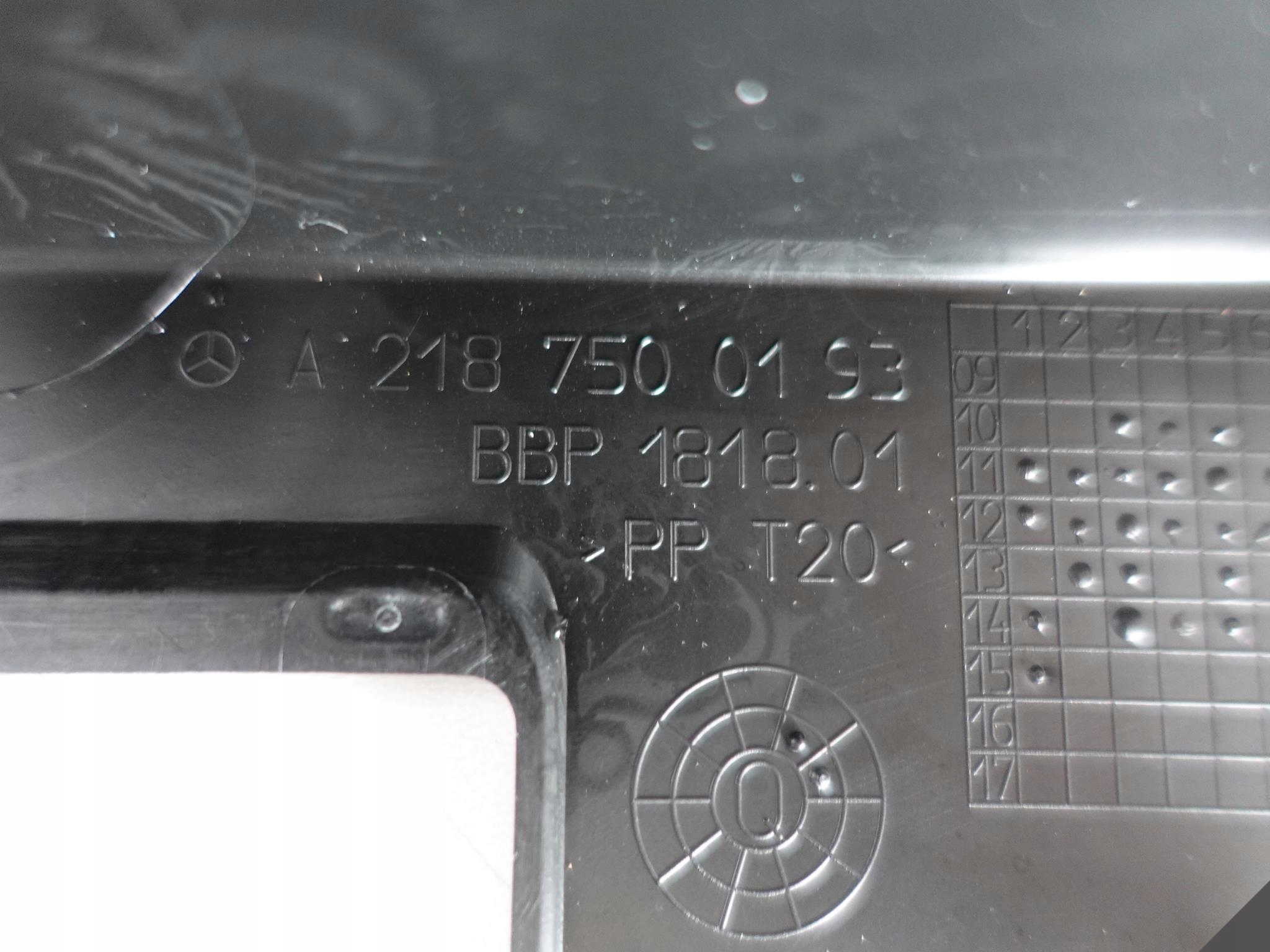 MERCEDES CLS C218 bracket PANEL moulding bonnet rear part