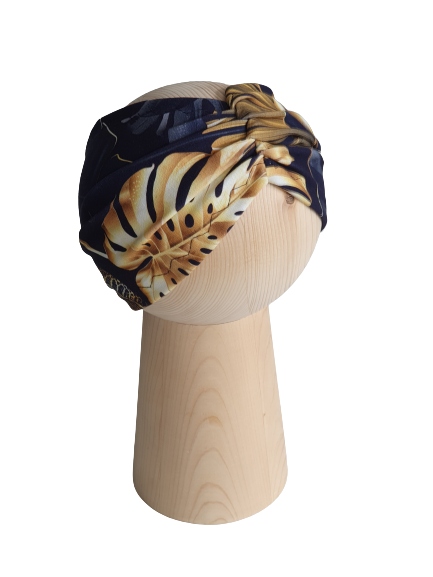 

Opaska Marszczona Złote Liście Rozmiary 48-51cm