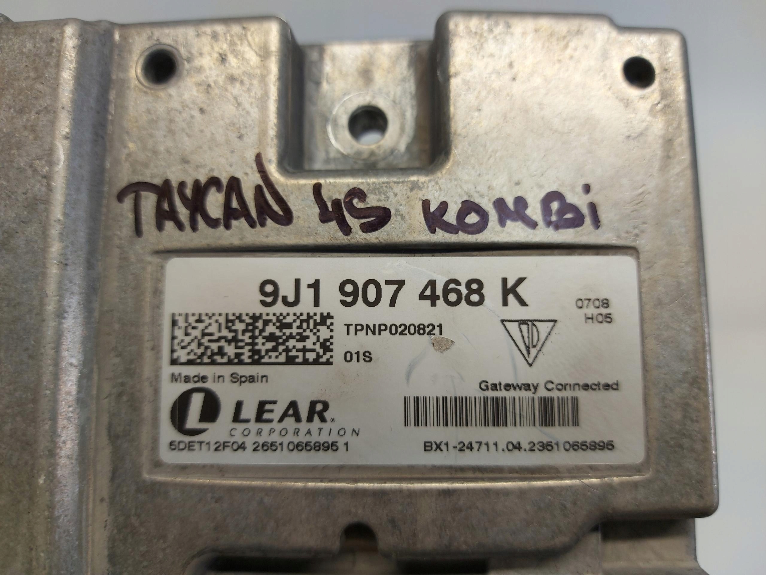Taycan Cross Turismo control unit module diagnostyki online gateway 9j10907468k