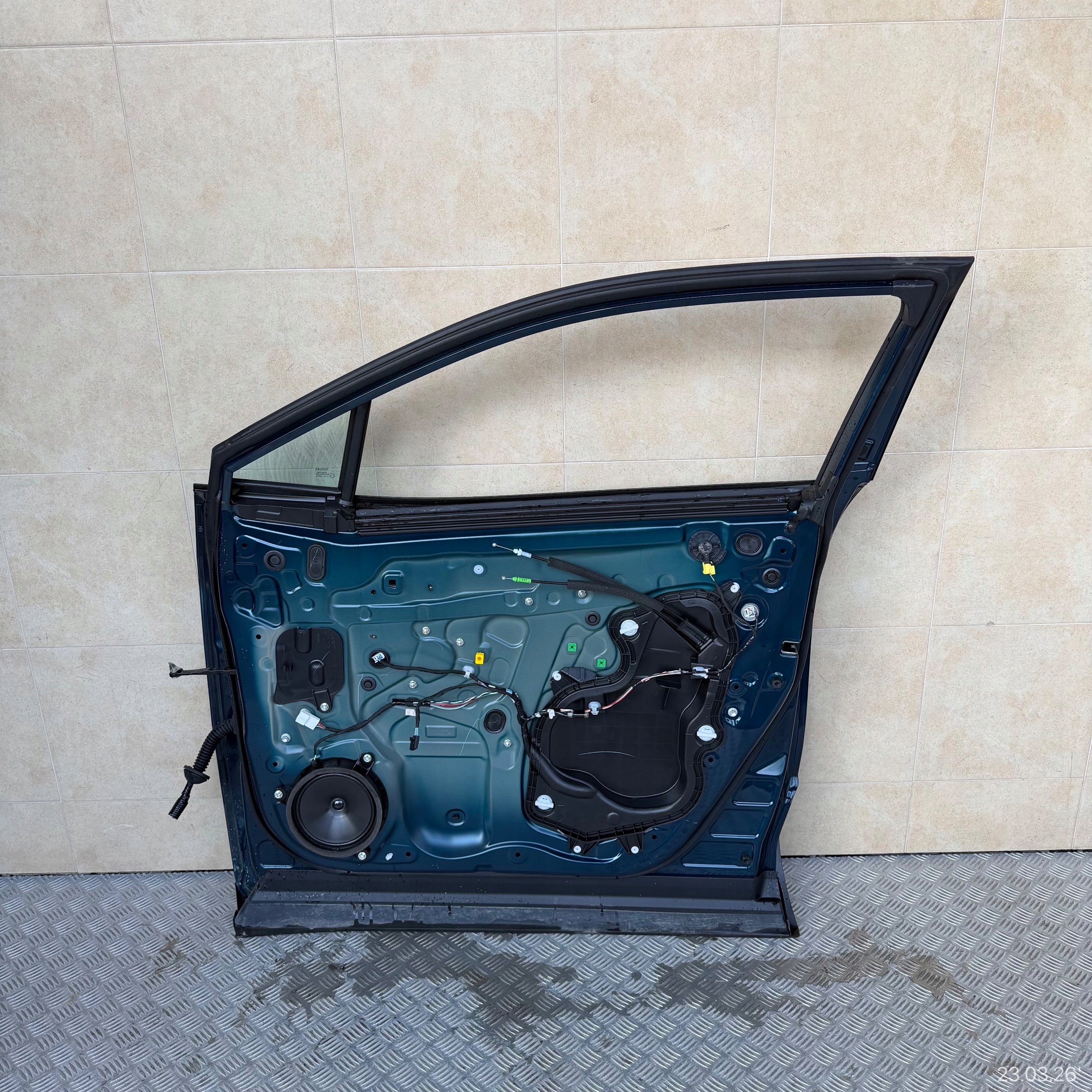 door complete front right TOYOTA C-HR II 2024 ROK