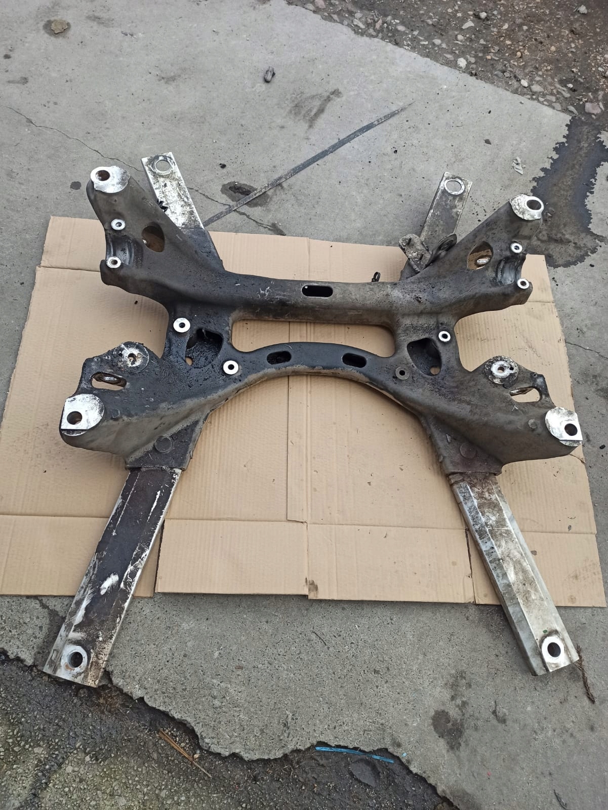 Cadillac CTS II 2007-2014 wózek sanki przód