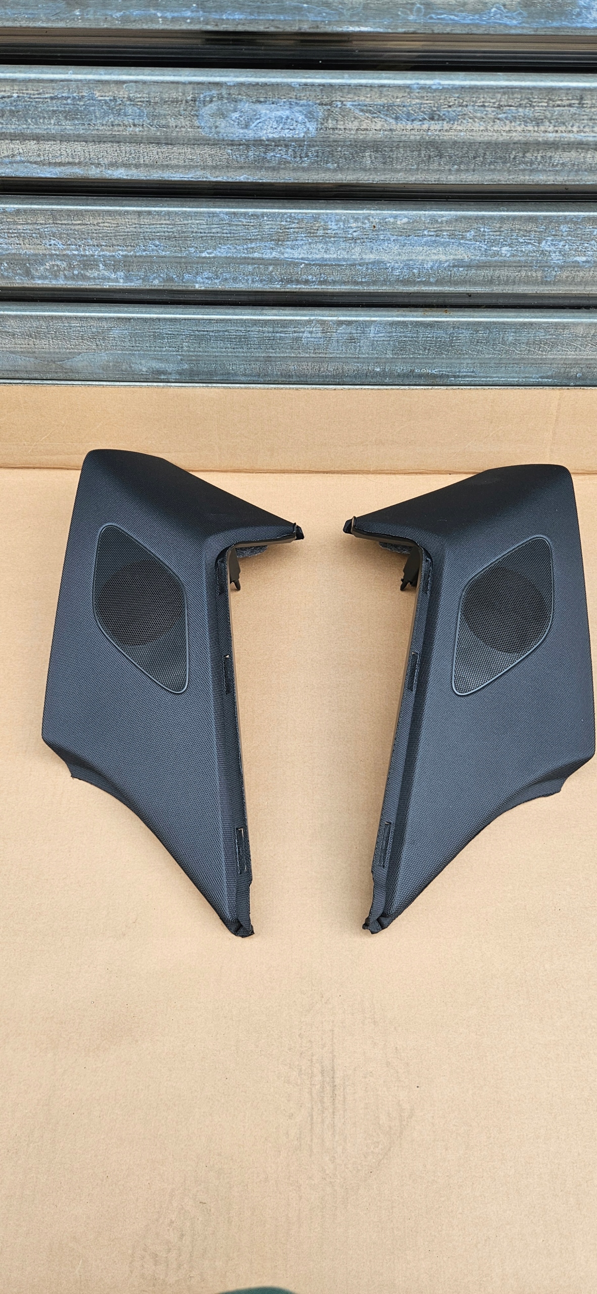 AUDI E-TRON 4KE OSŁONA TAPICERKA SŁUPKA CZARNA PRAWA 4KE867246A