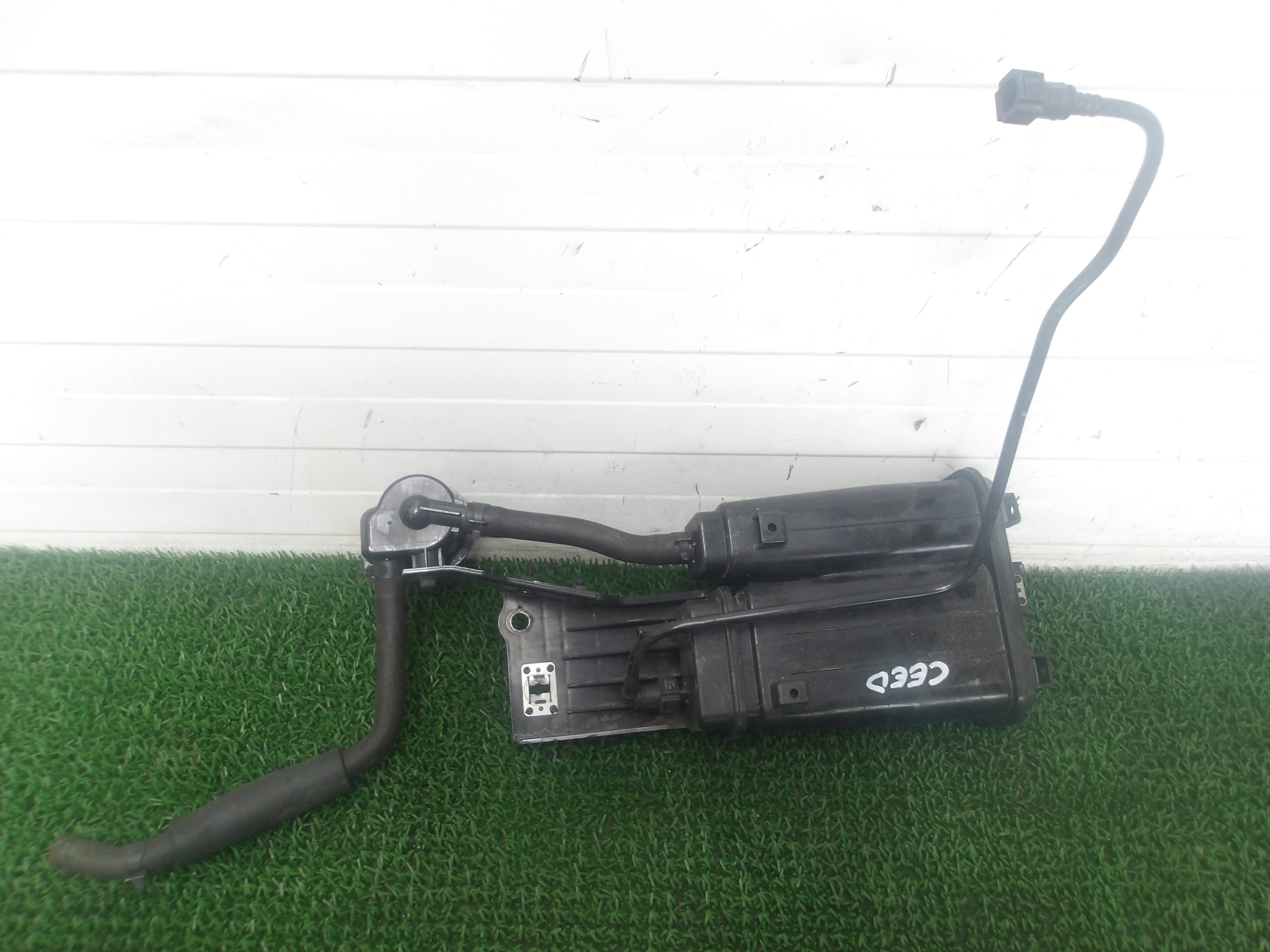 KIA CEED III XCEED 1.5 T-GDI 19-23 karbonski filter goriva original OE