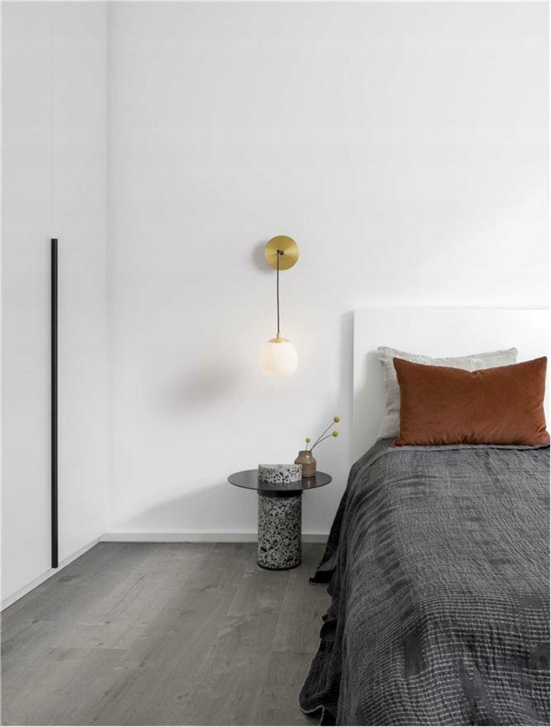 Nova Luce nástenné svietidlo The Egg zlatá a matný čierny kov lesklé opálové