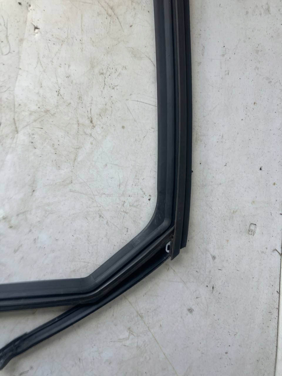 frame gasket upper door left rear part CITROEN C4 III 9833076680