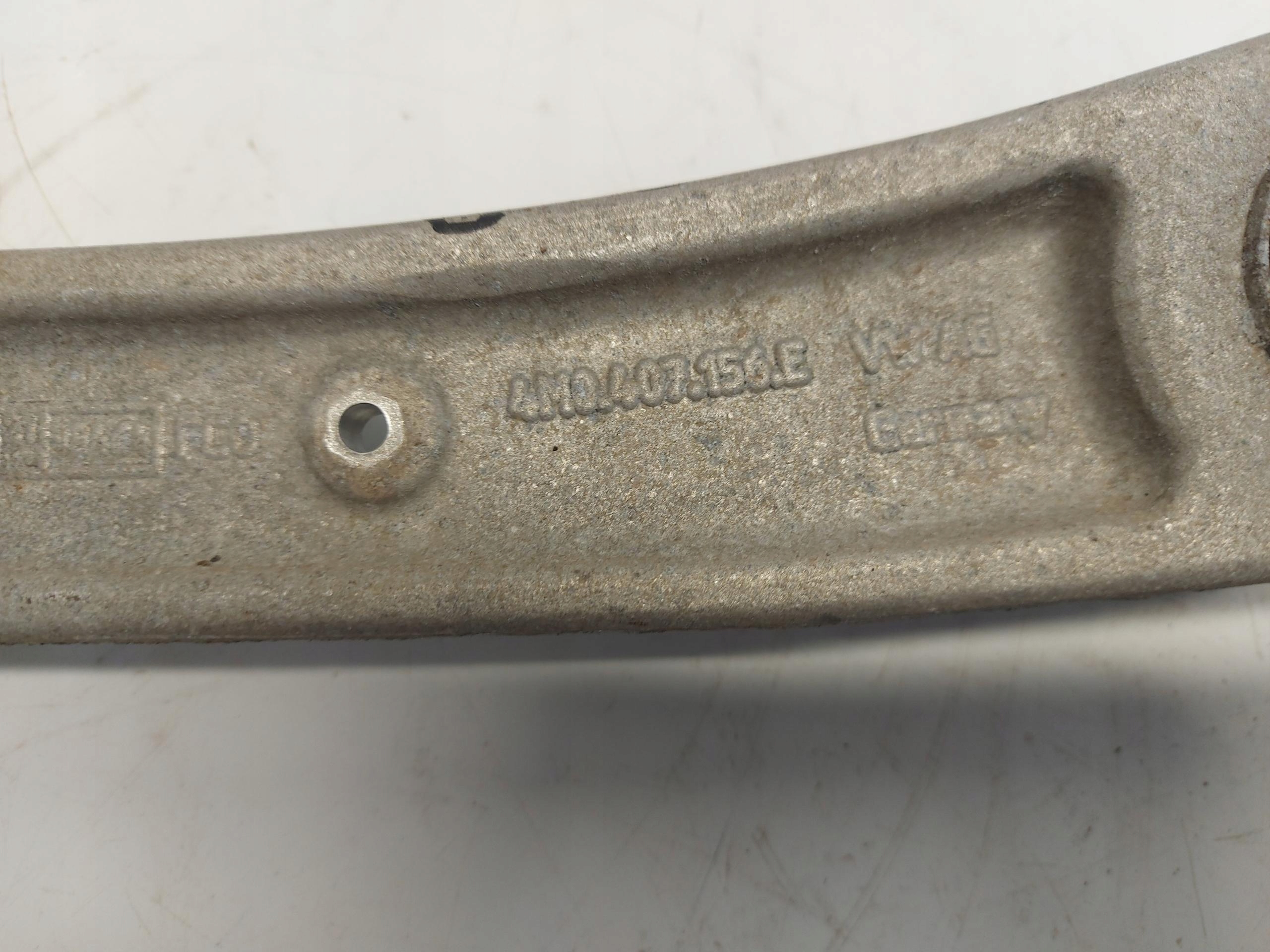 Audi Q8 E-TRON SUV 4KE arm right front front oryg 4m0407156e