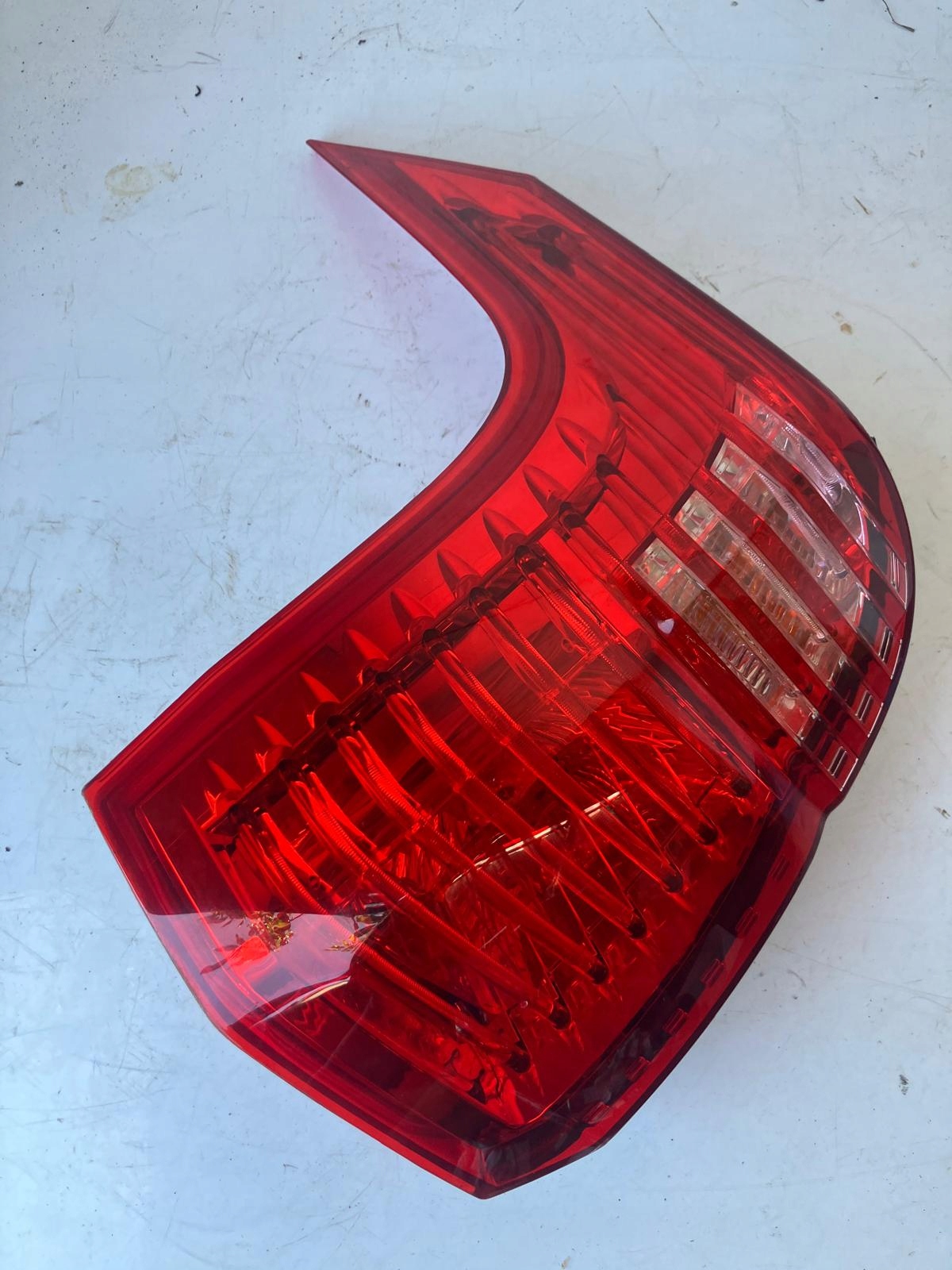 light left rear part PEUGEOT 5008 and 9672666580