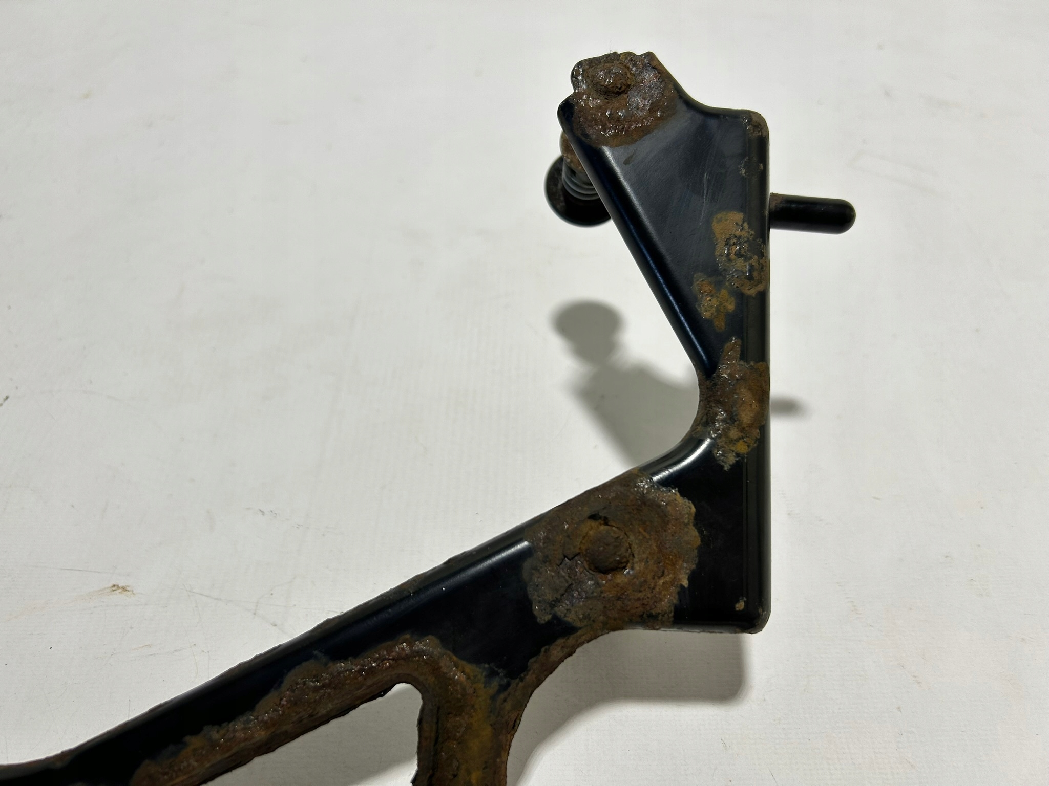 MERCEDES W212 bracket KOMPRESORA springing