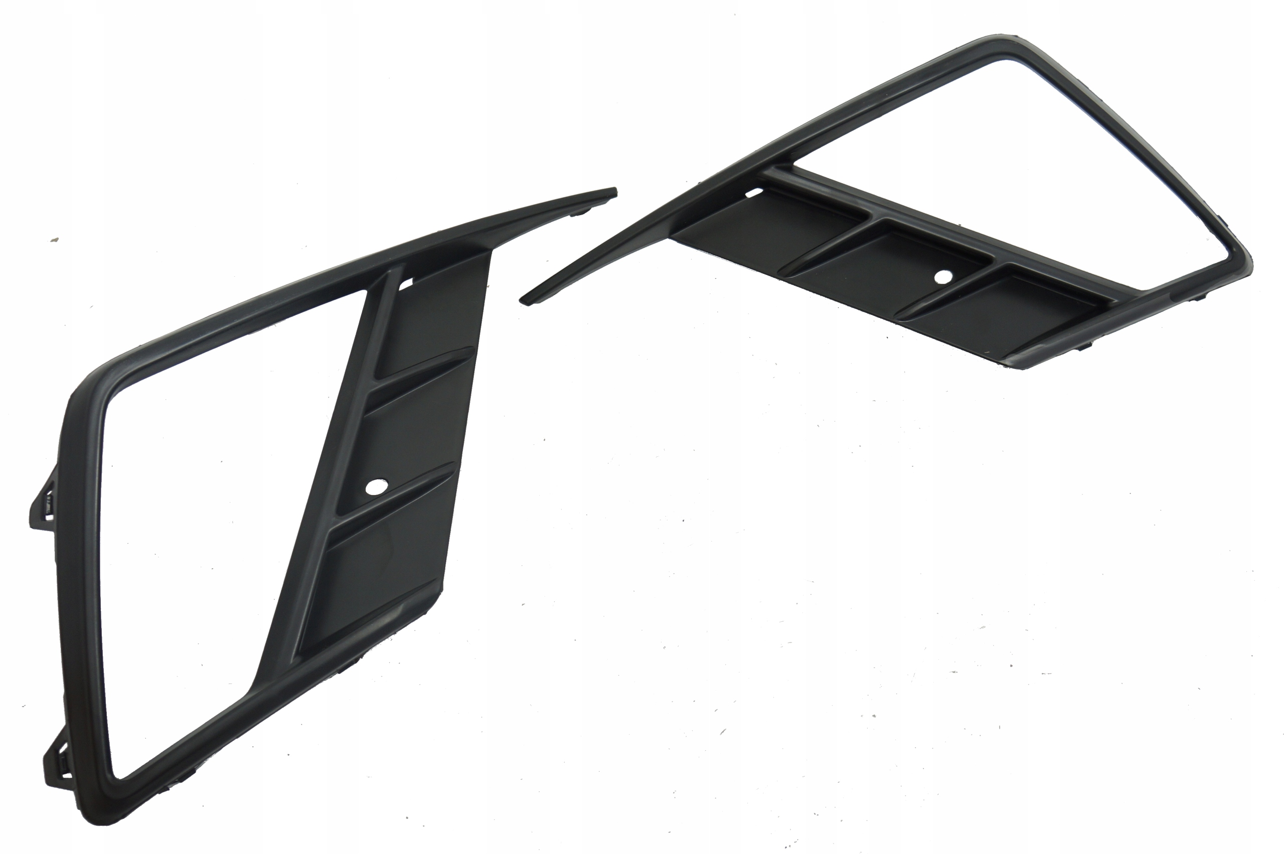 6F0853666C - РЕШІТКА РАДІАТОРА L + R ПЕРЕДНЬОГО БАМПЕРА SEAT IBIZA V FR