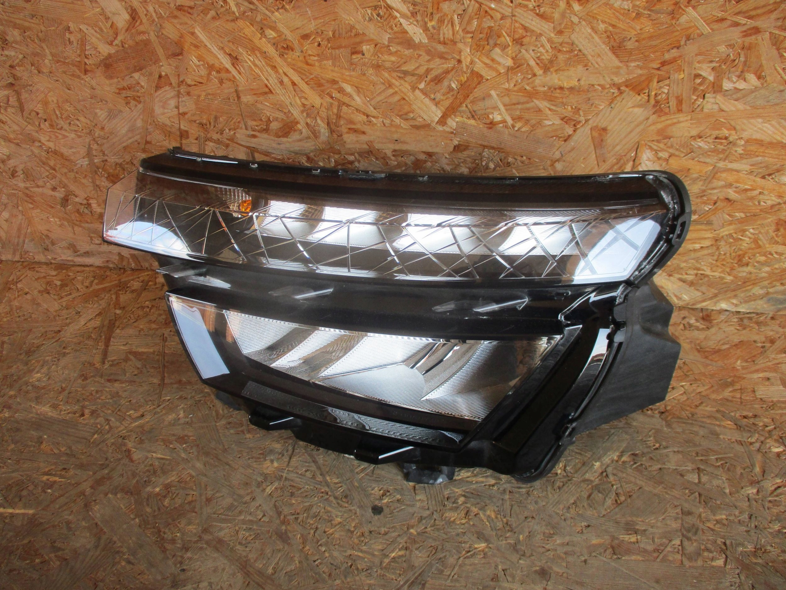 light front front left SKODA KAMIQ CRYSTAL LIGHTING