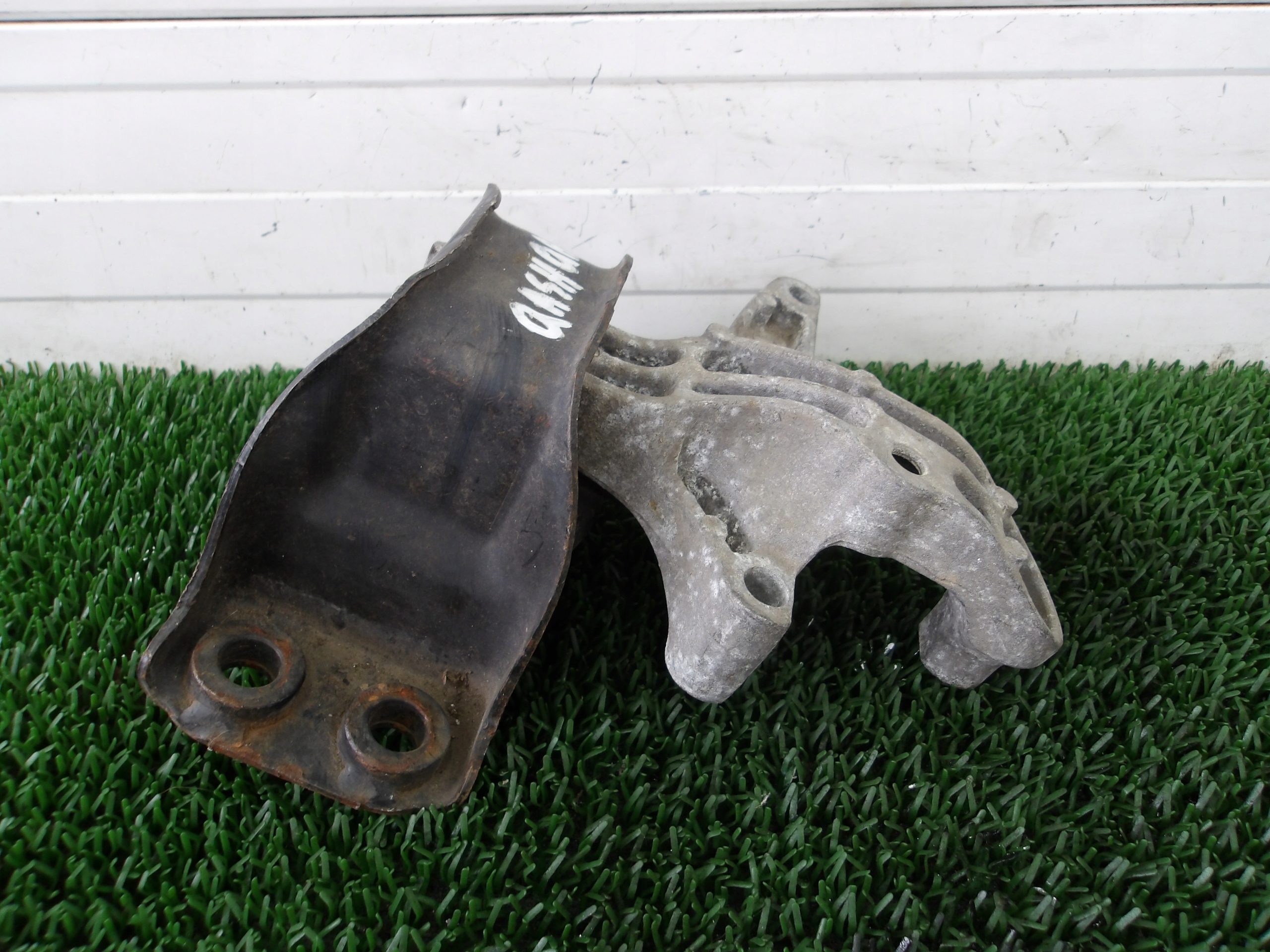 NISSAN QASHQAI J11 1.5 DCI holder engine mount