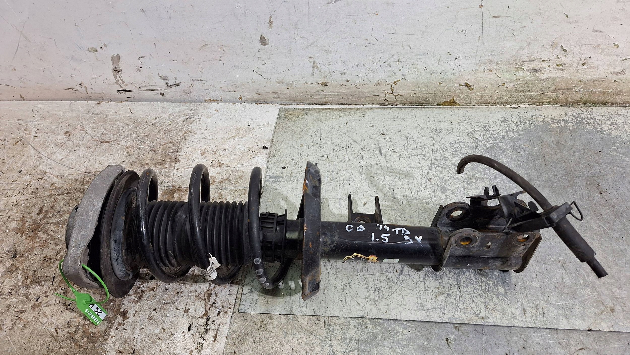 shock absorber right front A2463209013 MERCEDES W176 W246