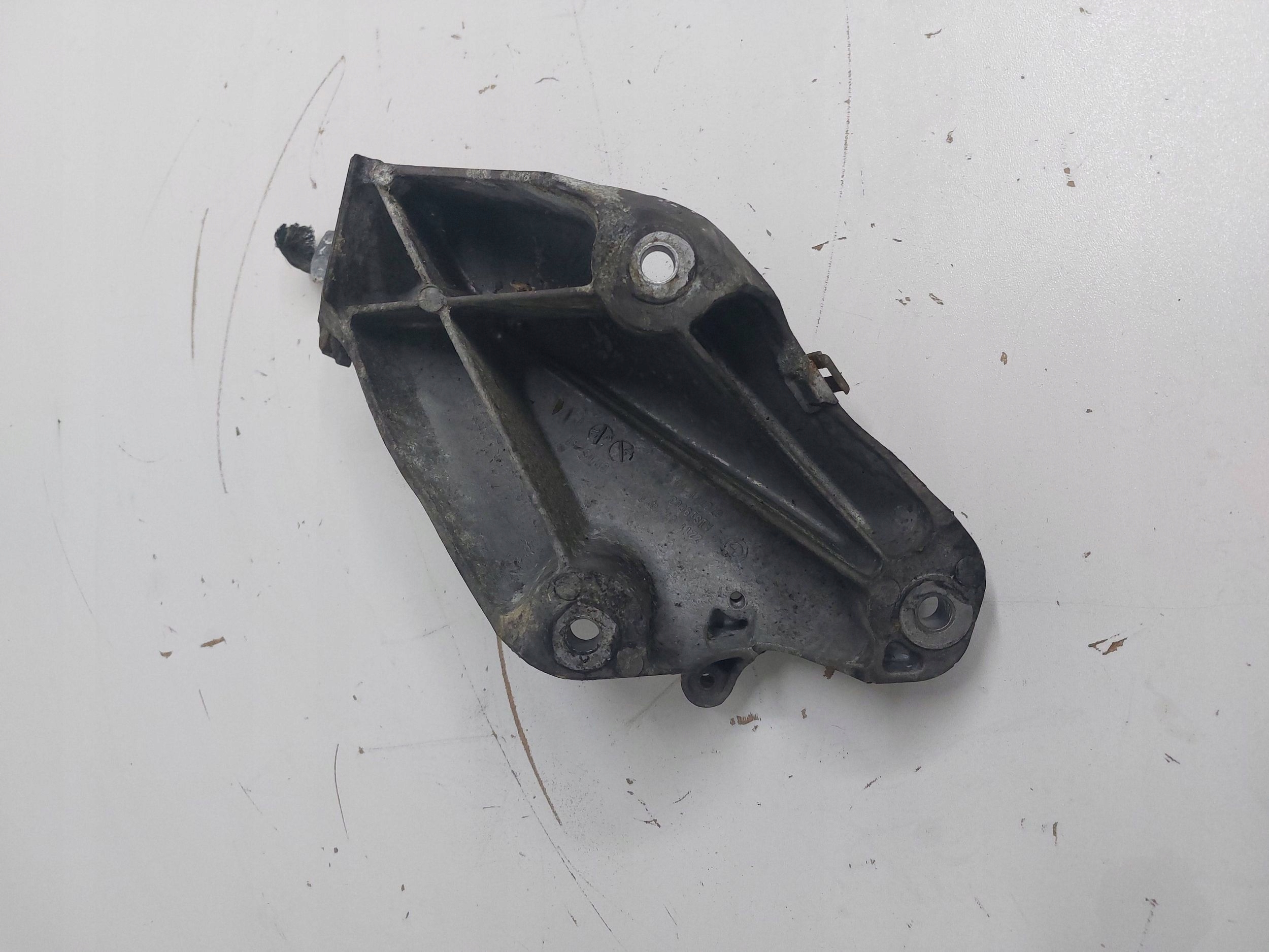 BMW X5 E70 X6 E71 3.0D N57 Support Support plaque Moteur 6787489
