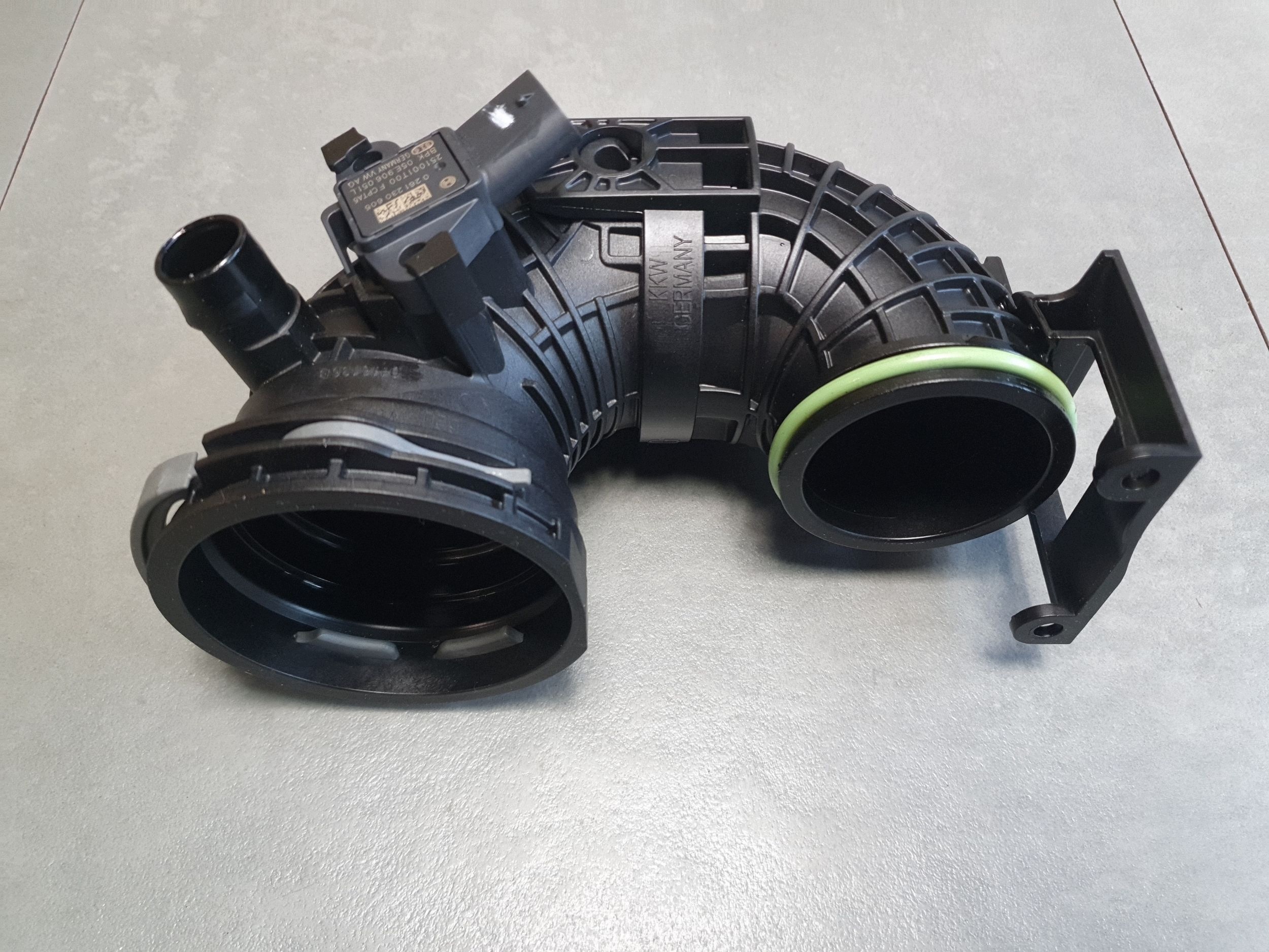 Audi A3 8Y pipe intake air 04E145641H