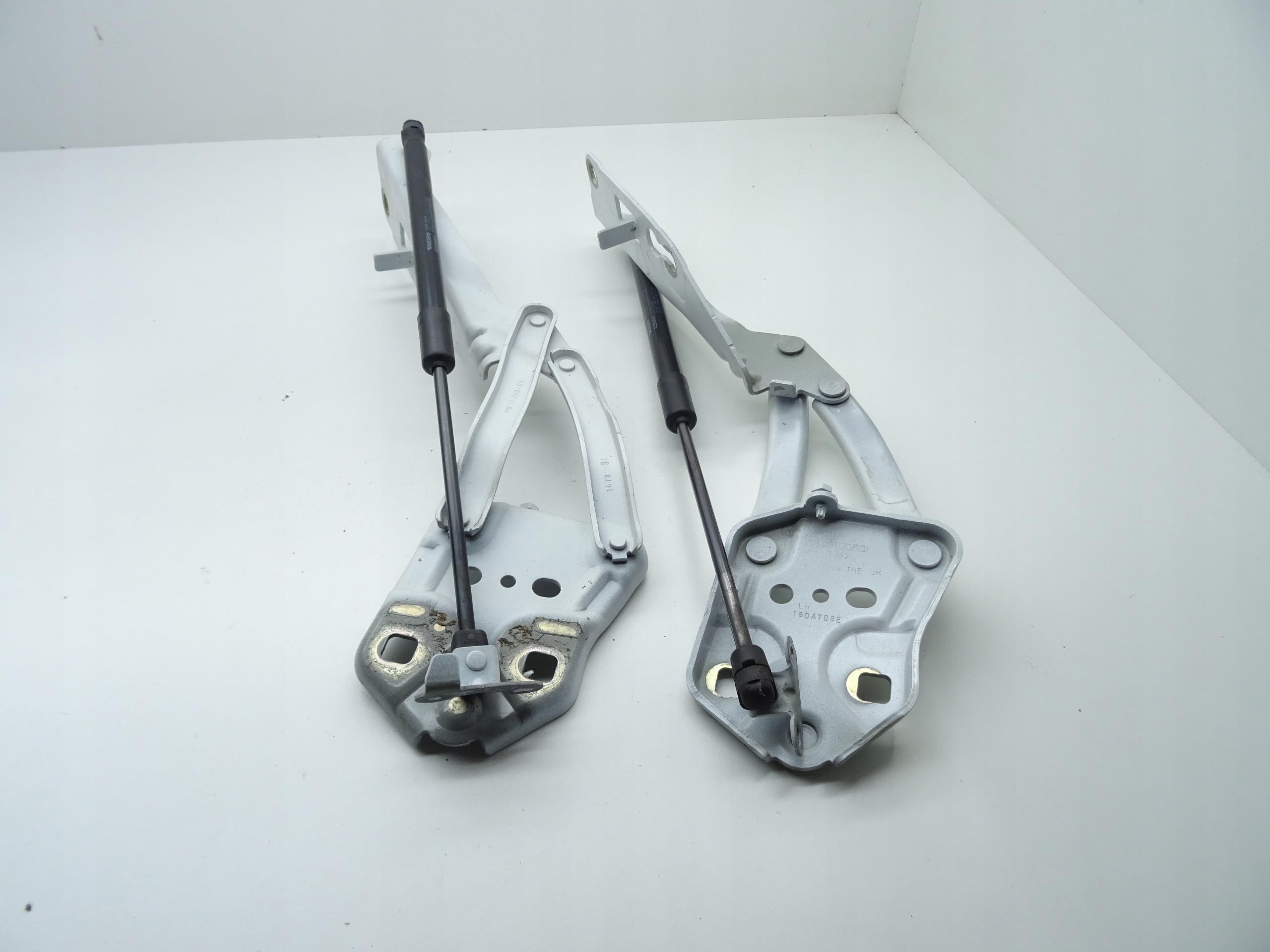 ZAWIASY MASKI PRAWY LEWY Volvo XC40 KOMPLET