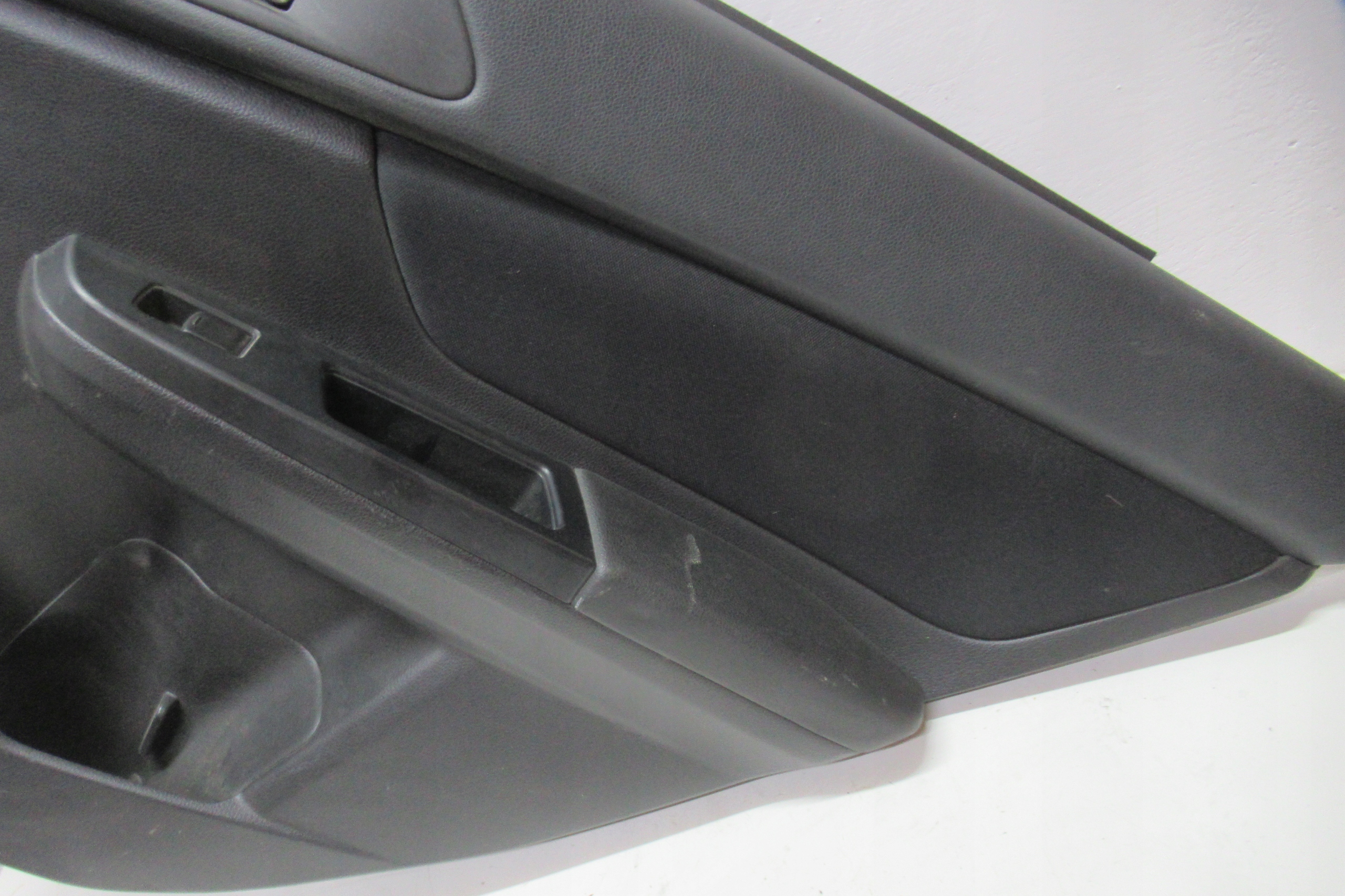 SUBARU XV 12R side door right rear part