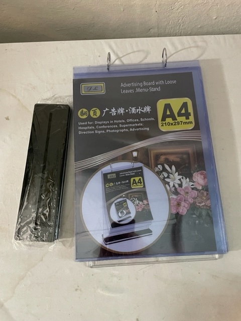 Wysoki flipchart stołowy A4