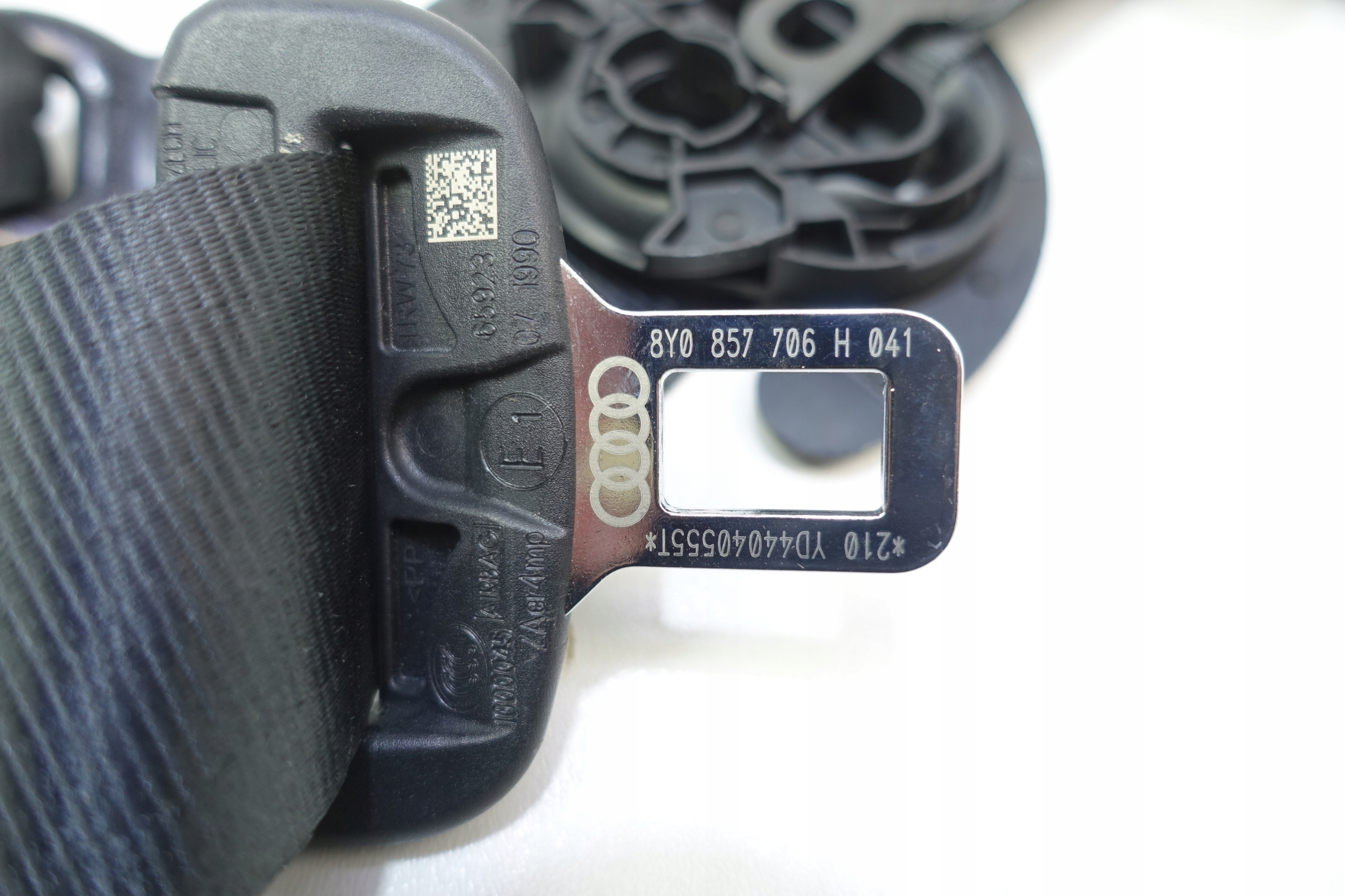 tension belt safety right front AUDI A3 8Y 20