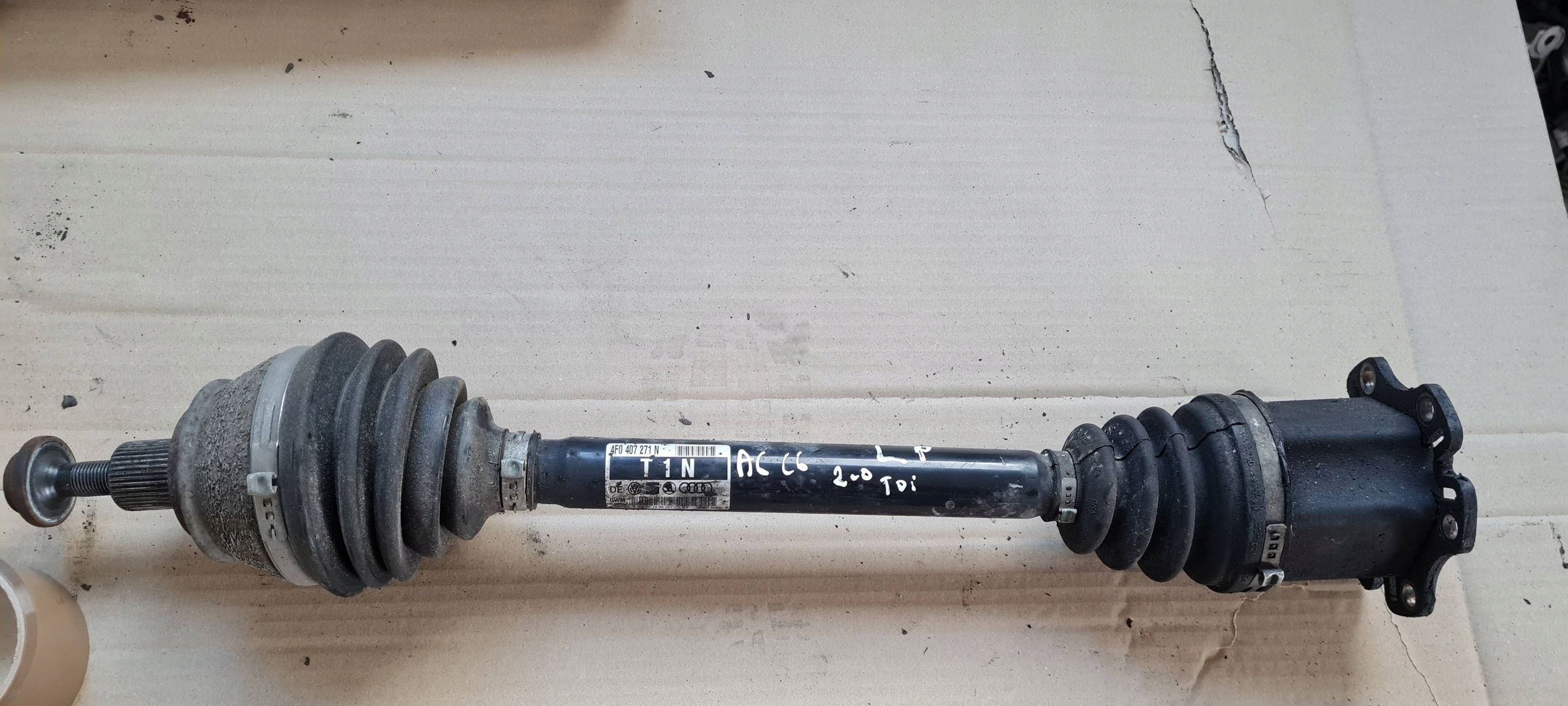 A6 C6 LIFT semi-axis semi-axis left left front 2.0 TDI AUTOMAT 4F0407271N