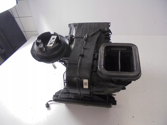NAGRZEWNICA BMW SERII 1 F40 2020 ROK